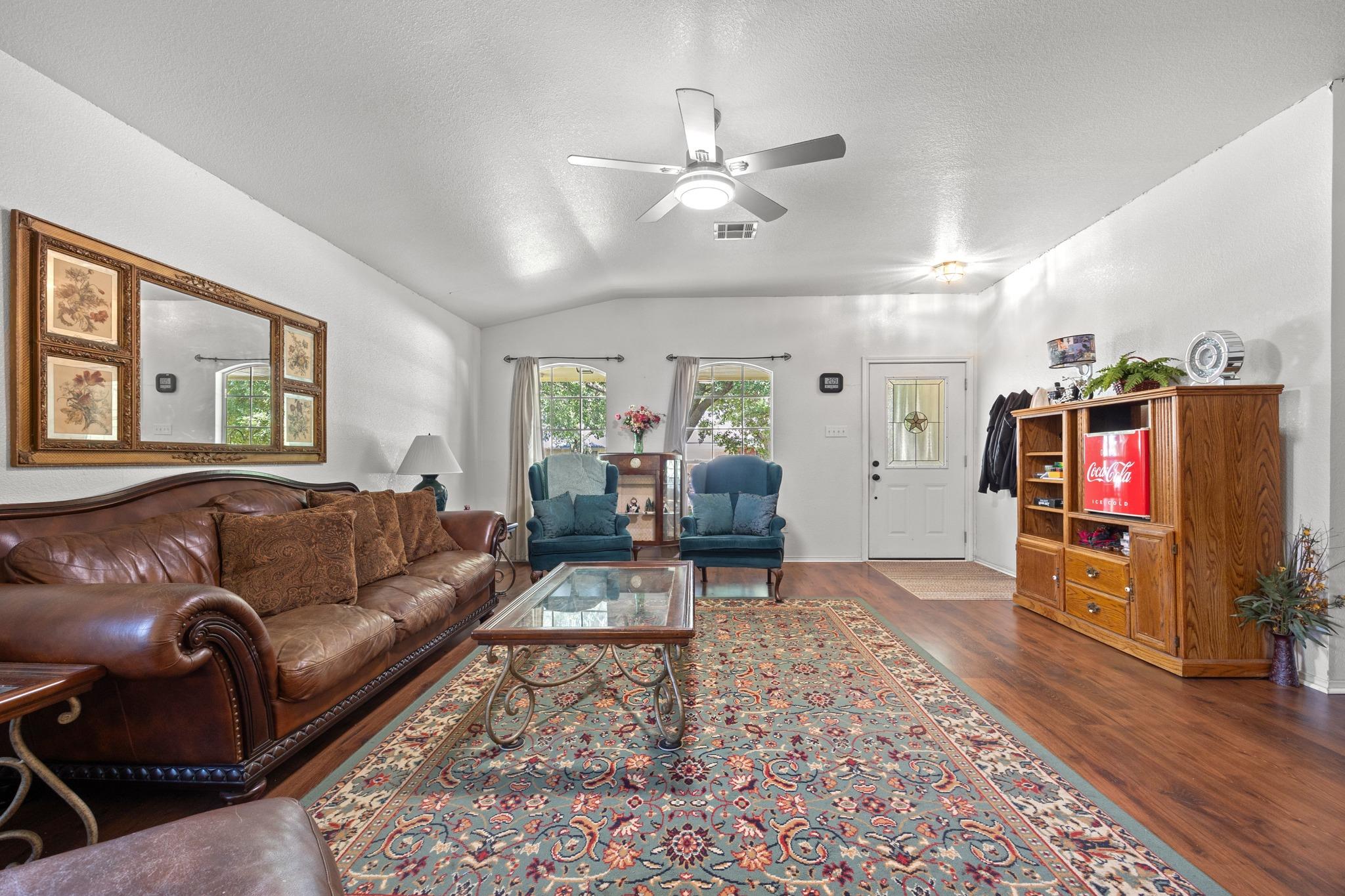 2556 Vernell Way Property Photo 6