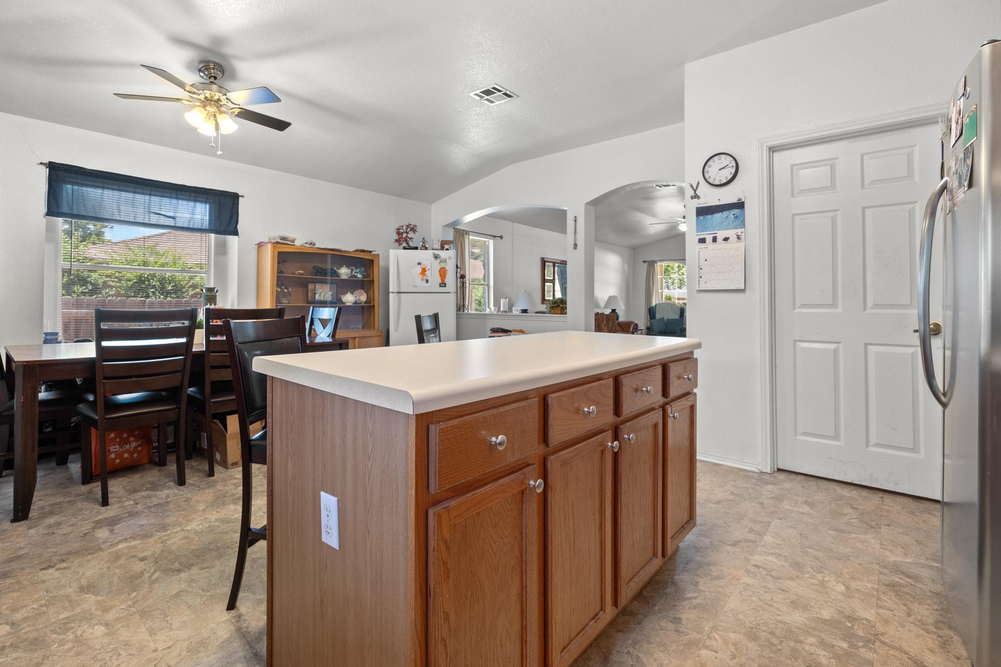 2556 Vernell Way Property Photo 11