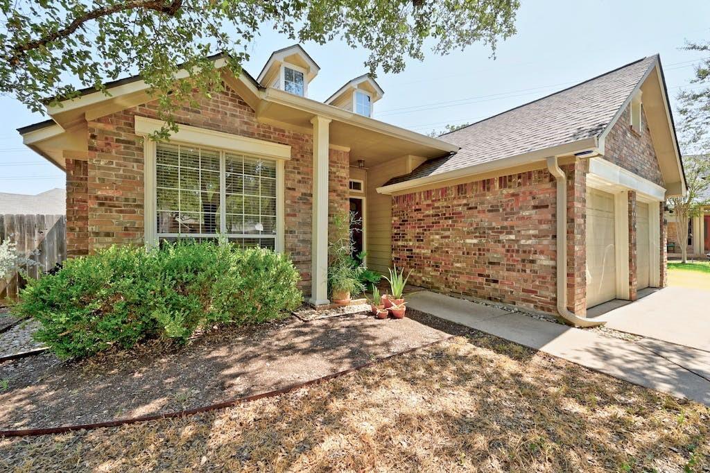 5804 John Blocker CT Property Photo 1