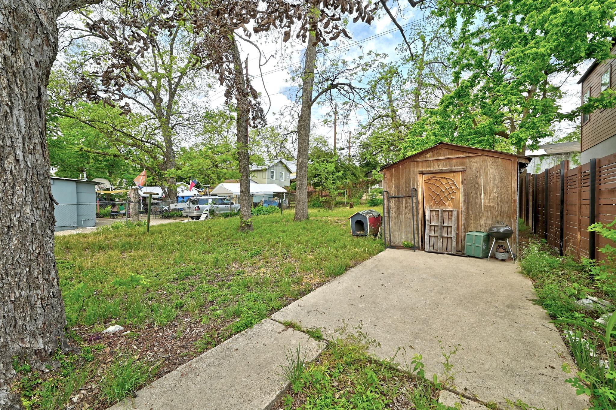 1710 Holly St Property Photo 11
