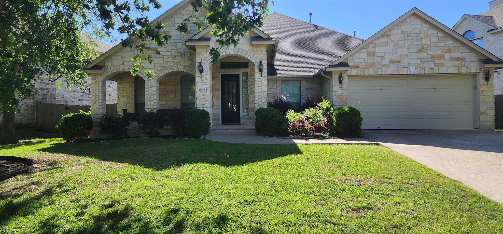 11709 Via Grande Dr Property Photo 1