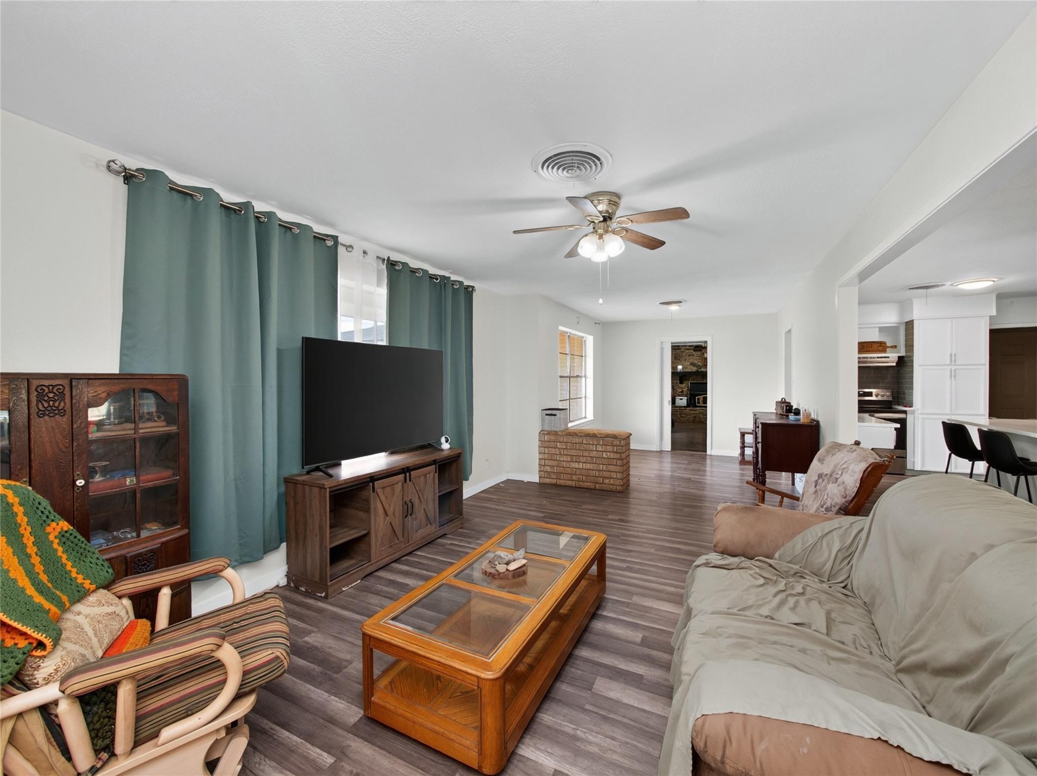 1205 W Haynie St Property Photo 5
