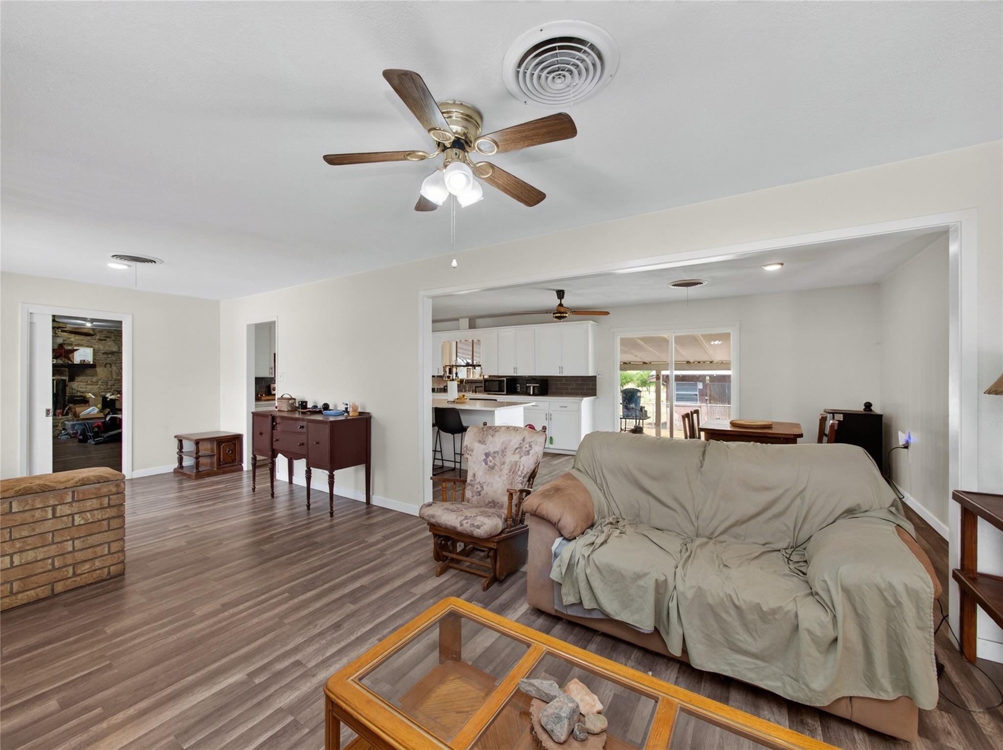 1205 W Haynie St Property Photo 6