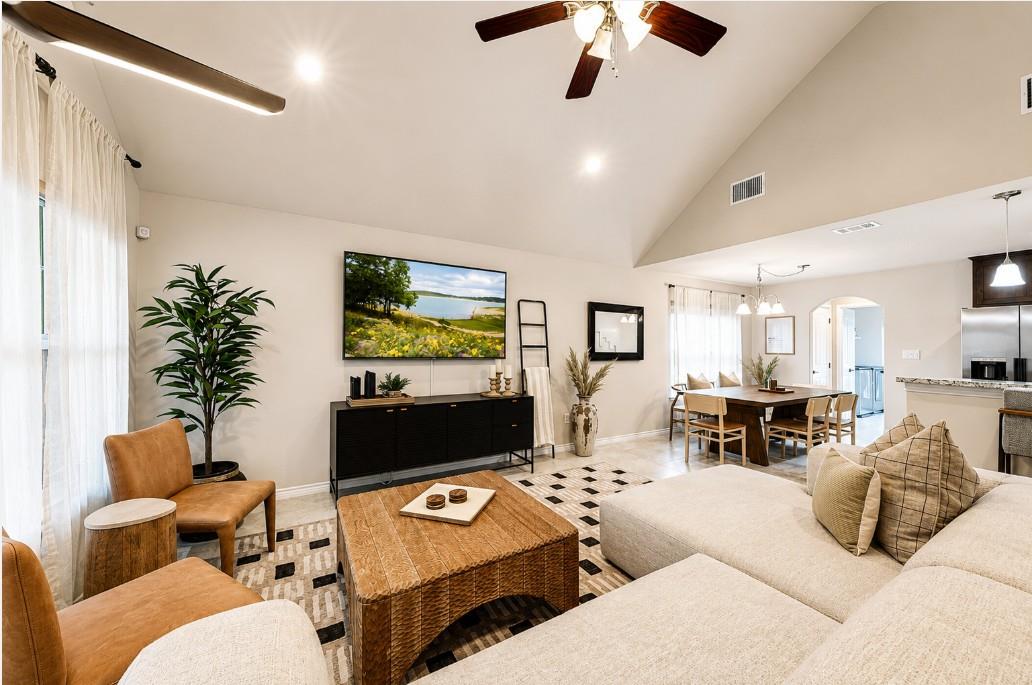 863 Roadrunner Spur Property Photo 3