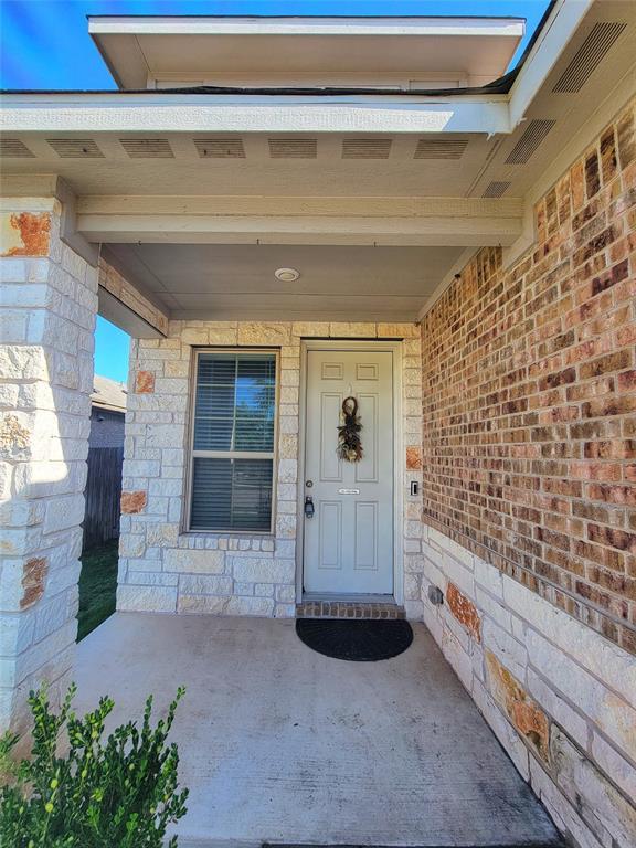 220 Mountain Valley St Property Photo 3