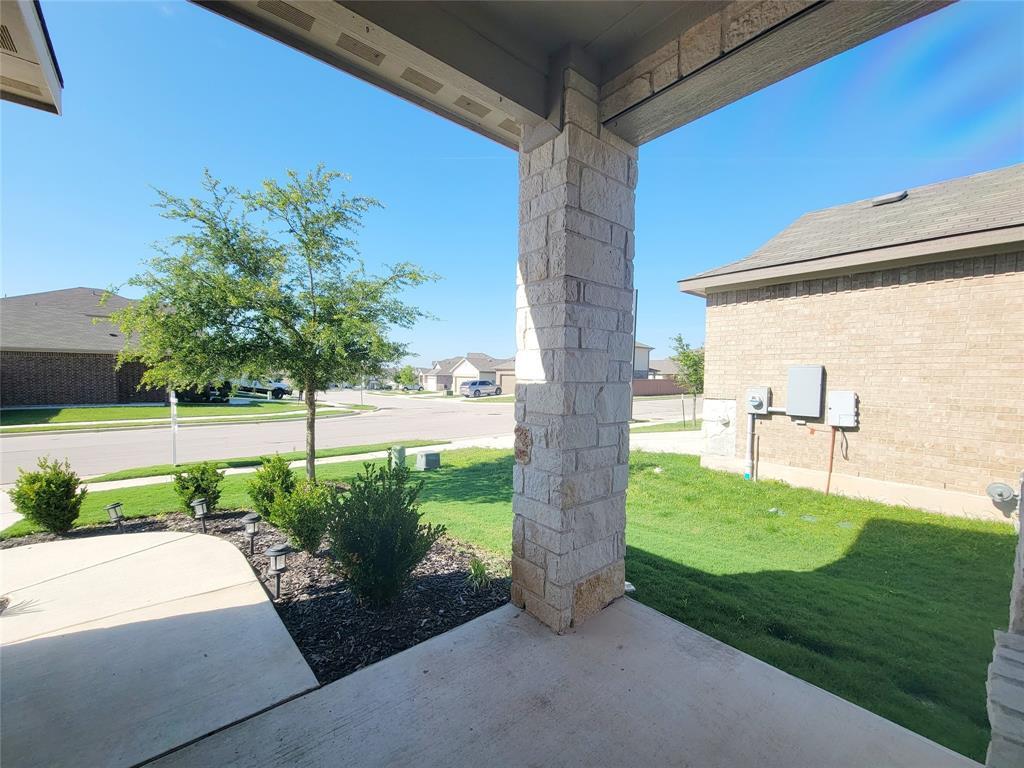 220 Mountain Valley St Property Photo 4