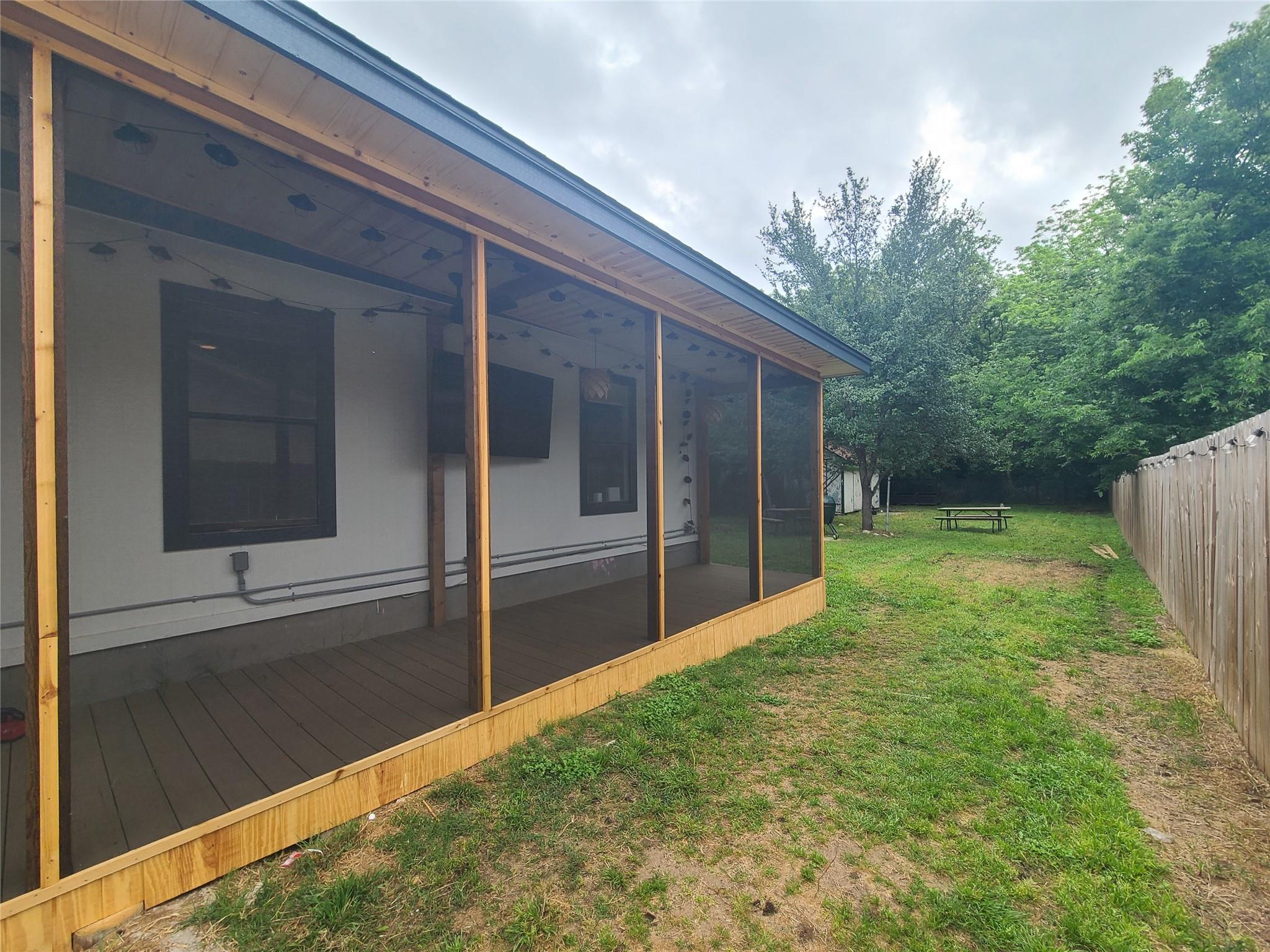 1147 Brookswood Ave Property Photo 4