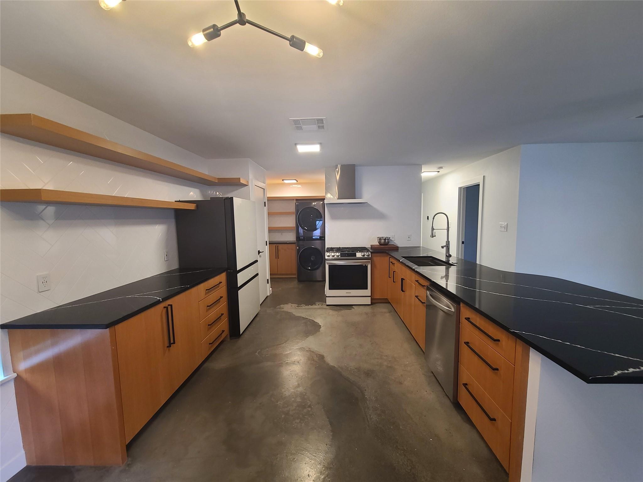 1147 Brookswood Ave Property Photo 7