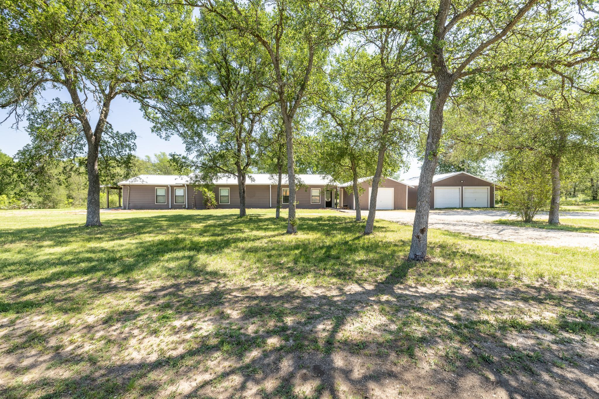 1229 State Highway 304 Highway Property Photo