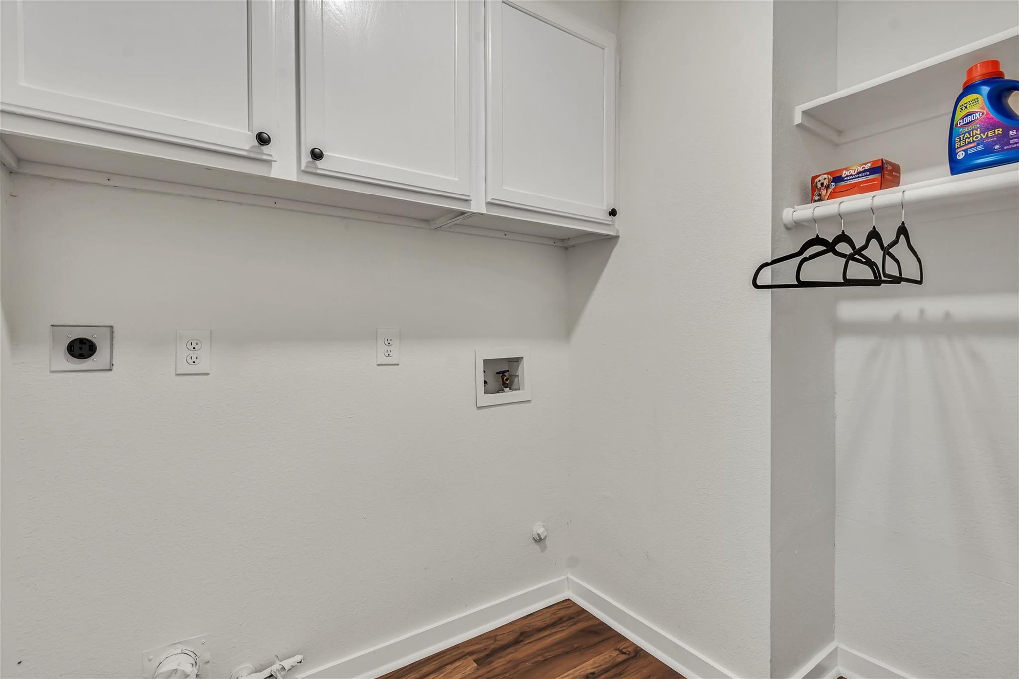8921 Corran Ferry Dr Property Photo 16