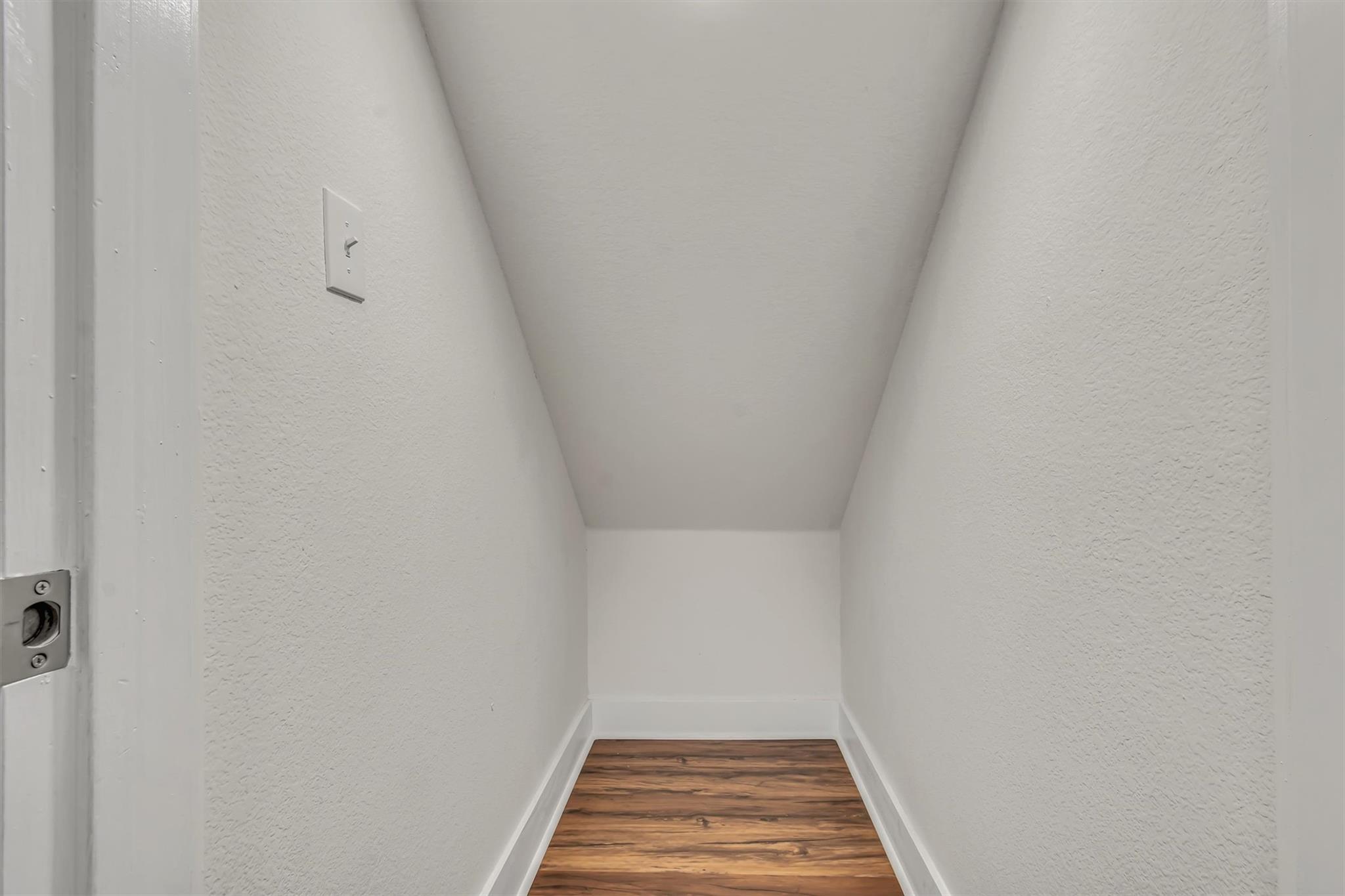 8921 Corran Ferry Dr Property Photo 18