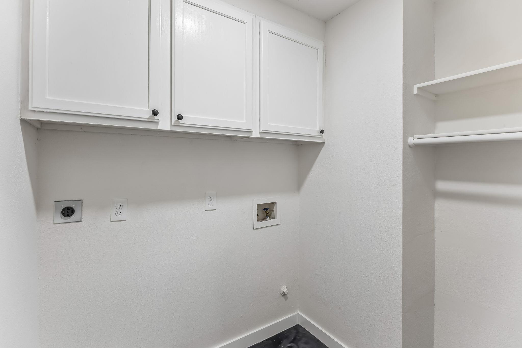 8921 Corran Ferry Dr Property Photo 19