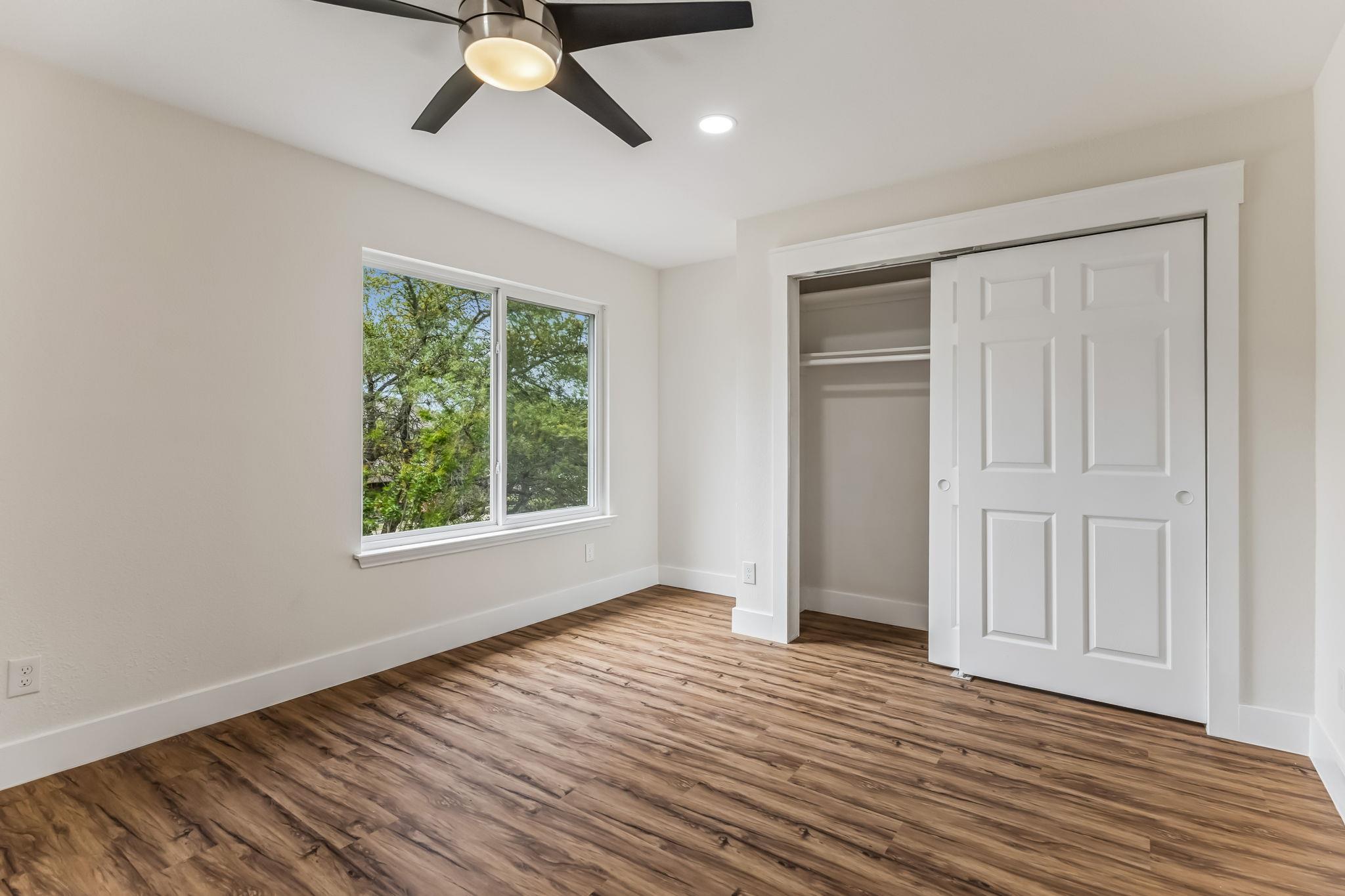 8921 Corran Ferry Dr Property Photo 27