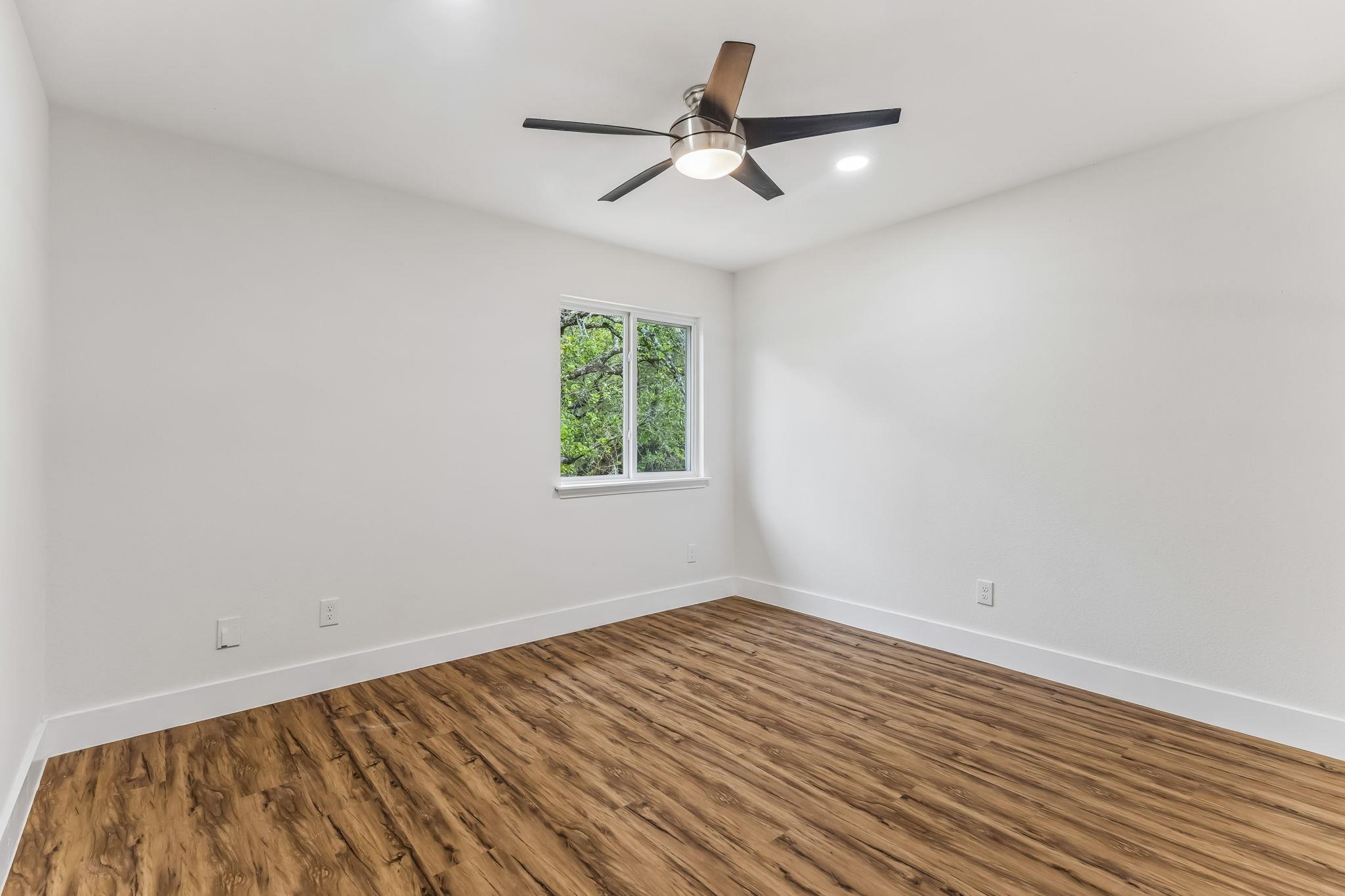 8921 Corran Ferry Dr Property Photo 28