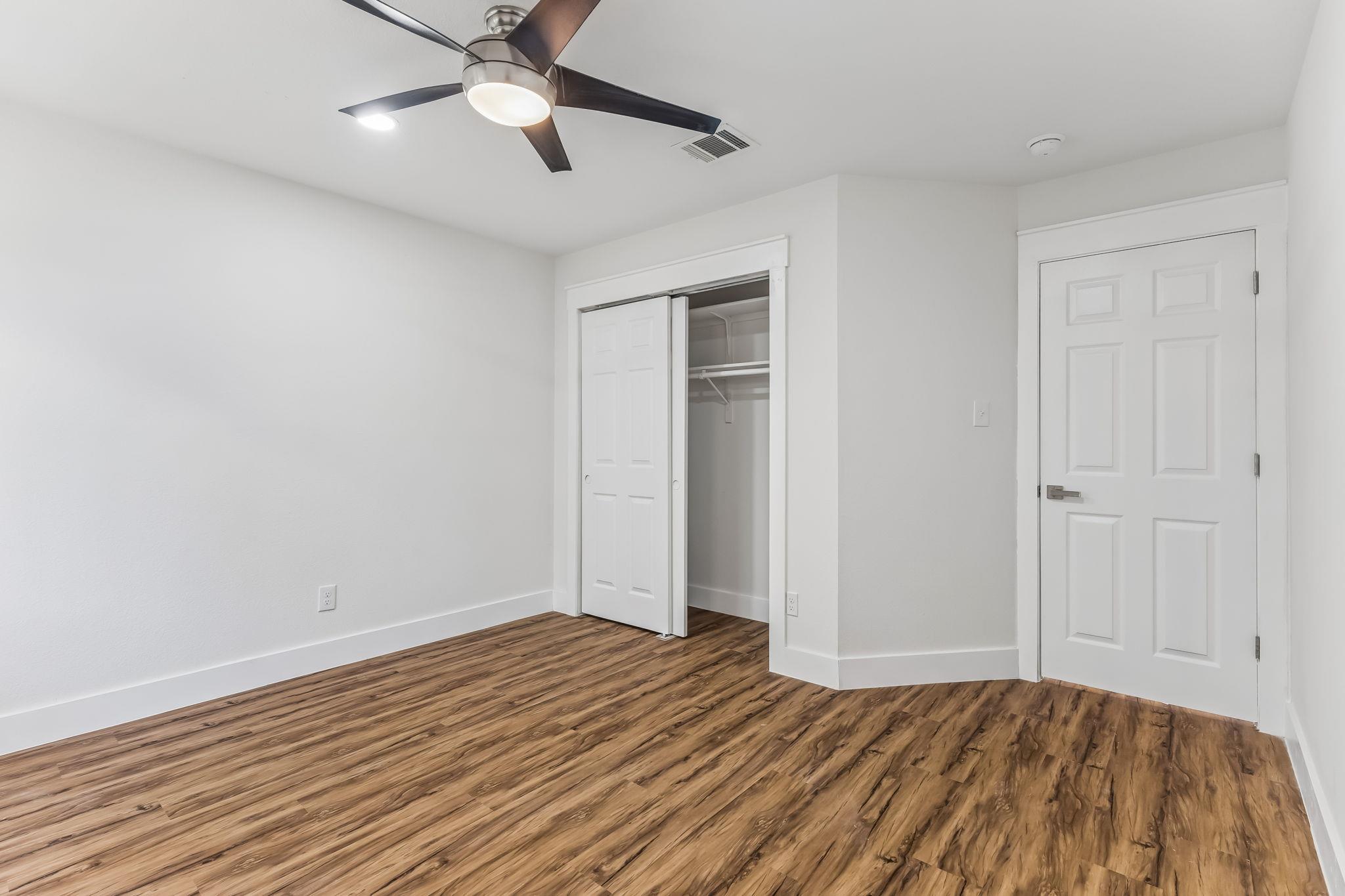8921 Corran Ferry Dr Property Photo 31