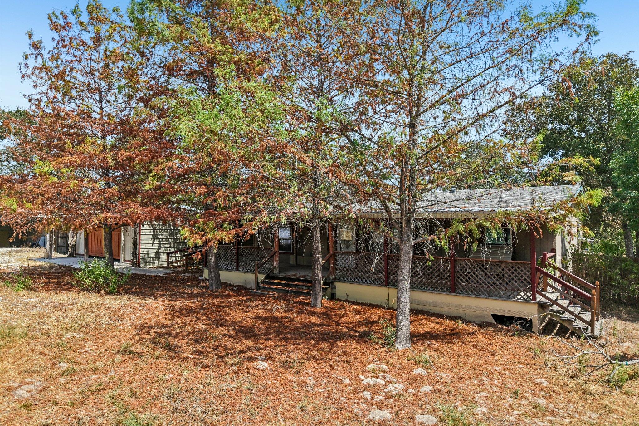 664 Hidden Oaks Dr Property Photo 3