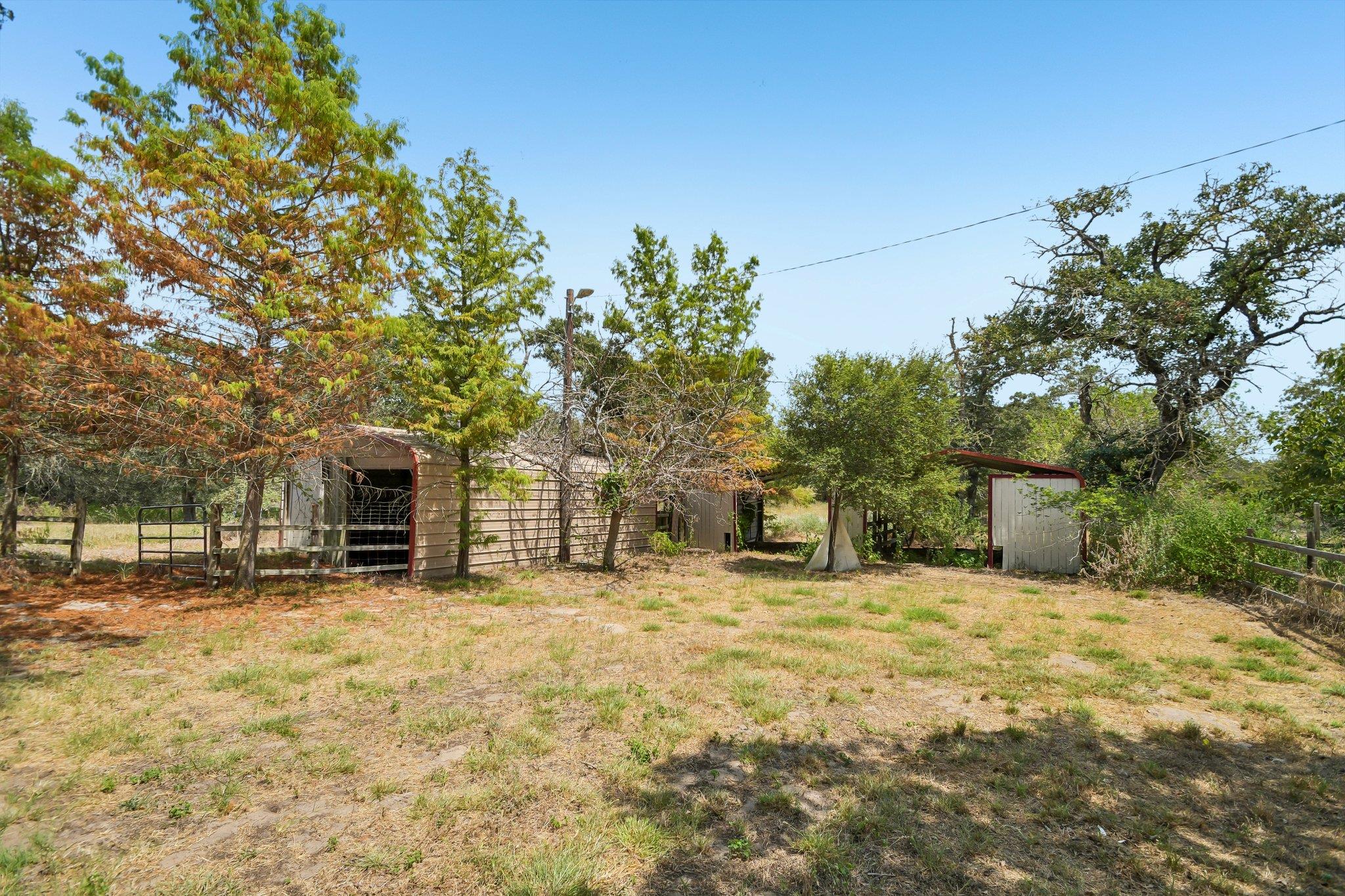 664 Hidden Oaks Dr Property Photo 5