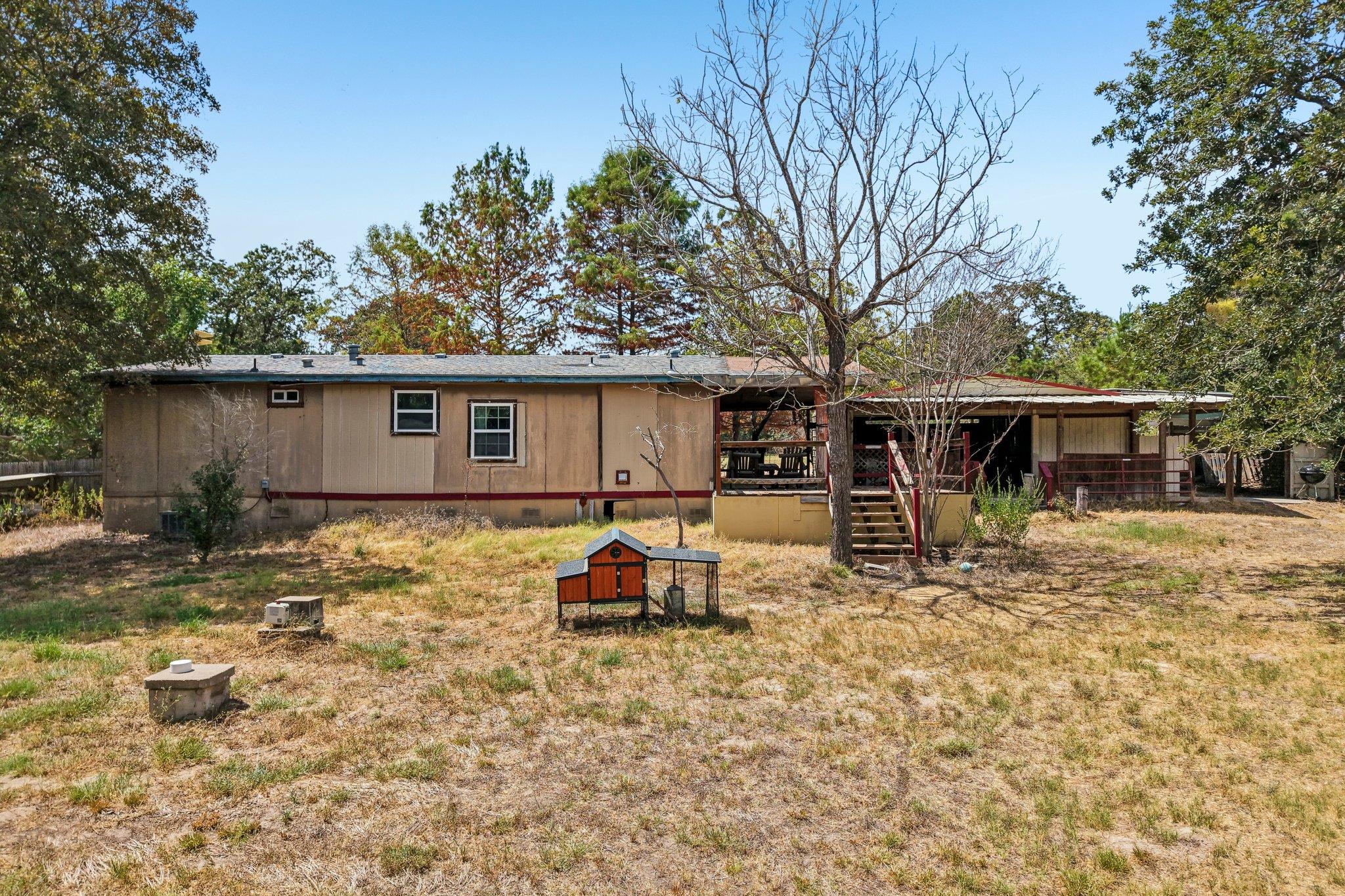 664 Hidden Oaks Dr Property Photo 12