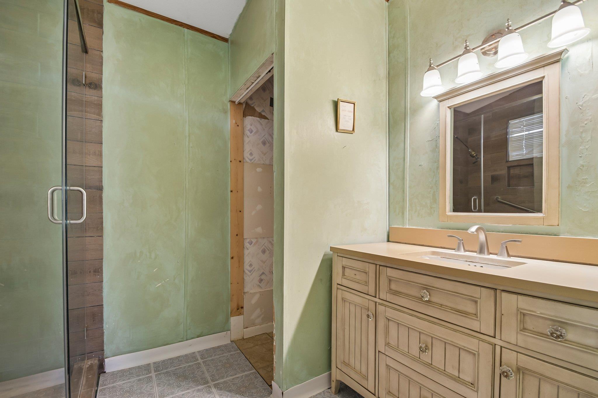 664 Hidden Oaks Dr Property Photo 31