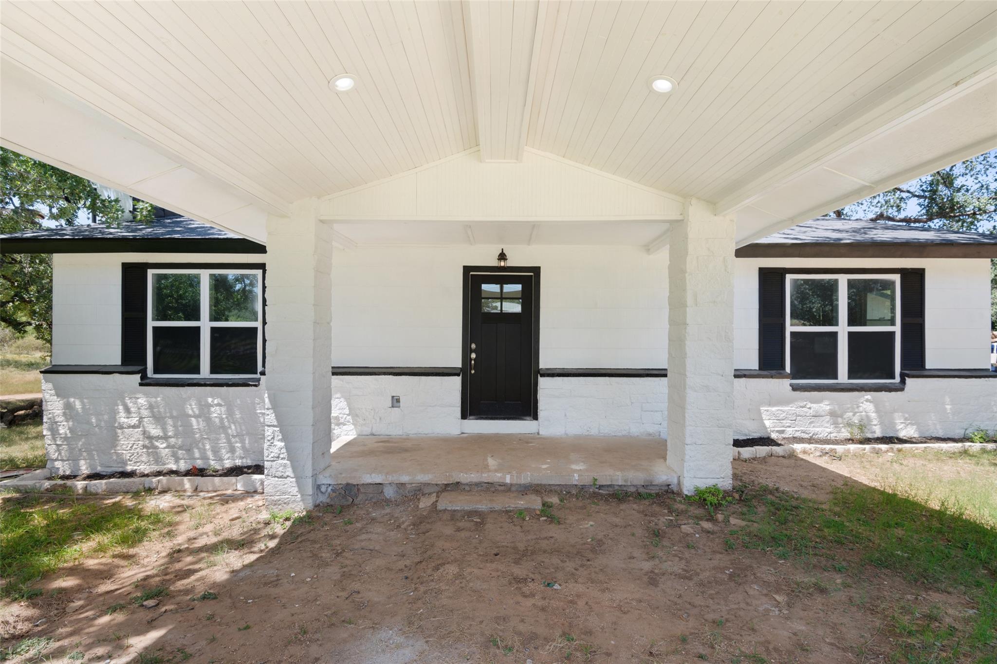 210 Highcrest Dr Property Photo 1