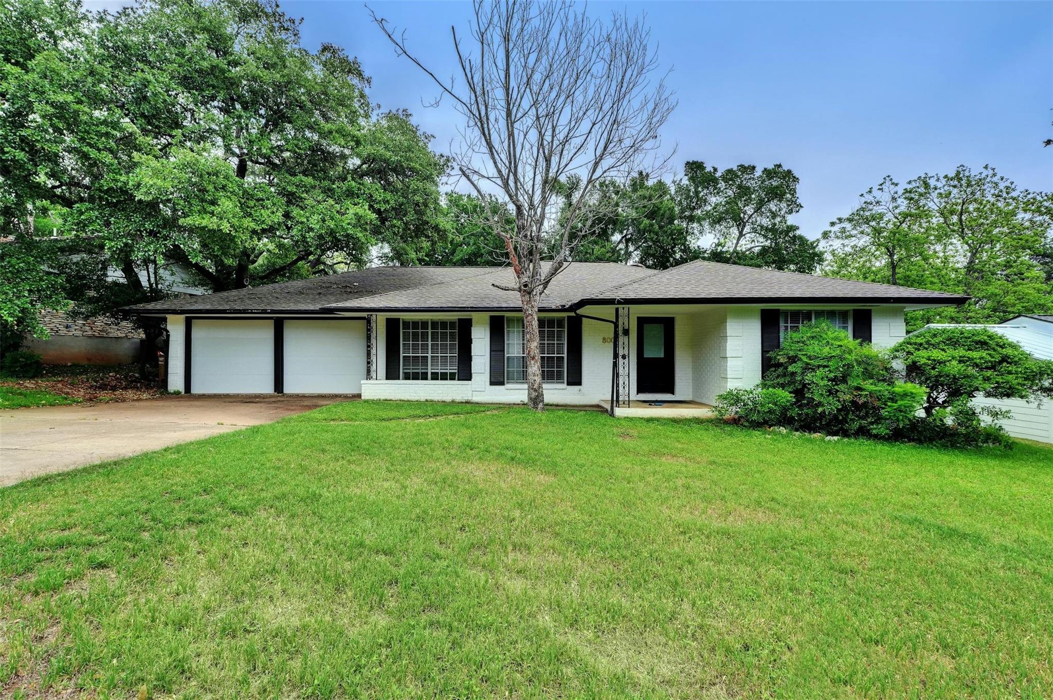 8001 Ceberry Dr Property Photo 1