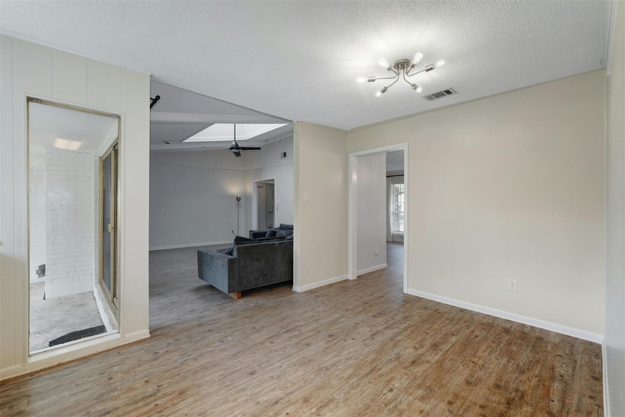 8001 Ceberry Dr Property Photo 23