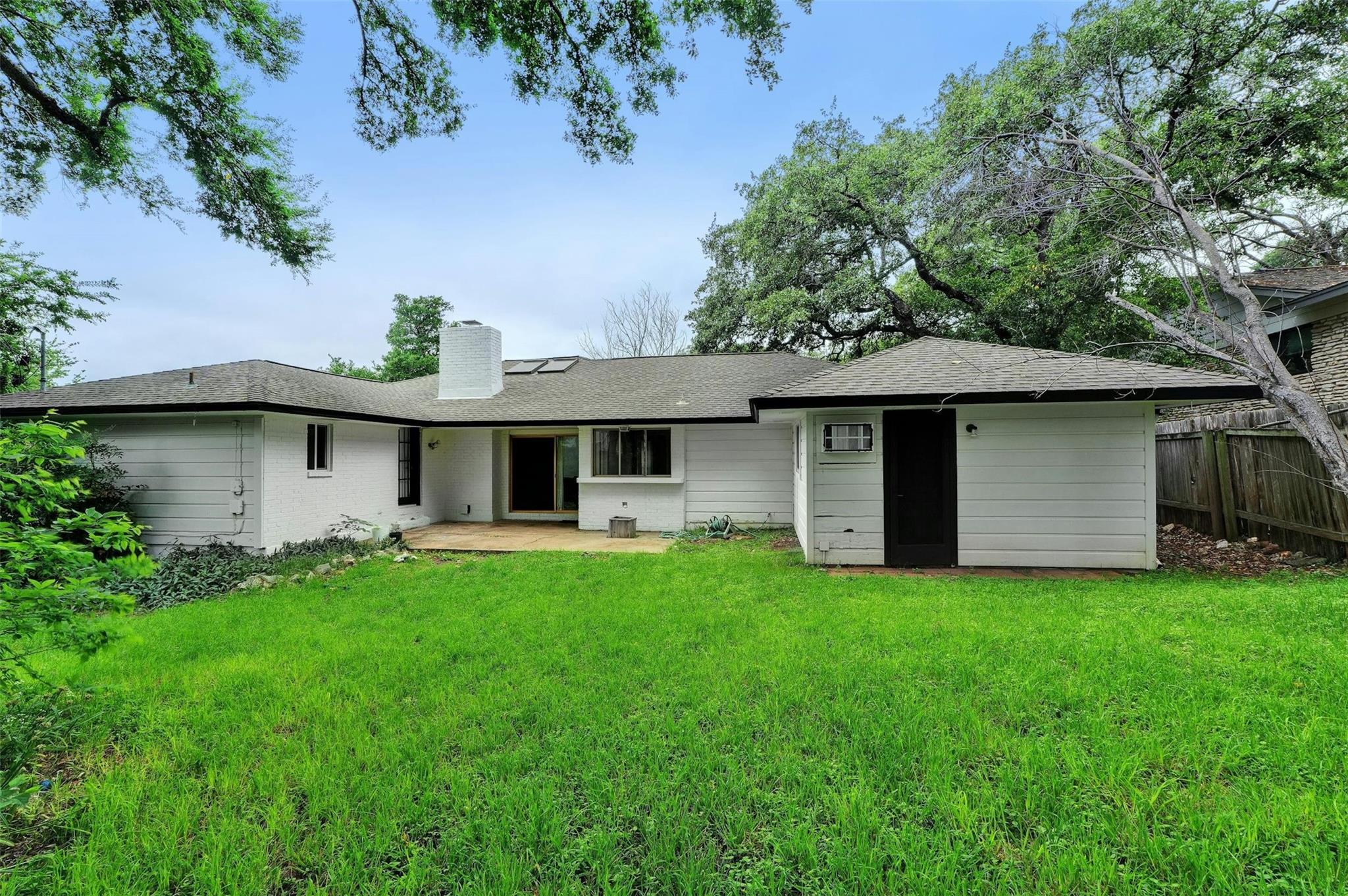 8001 Ceberry Dr Property Photo 25