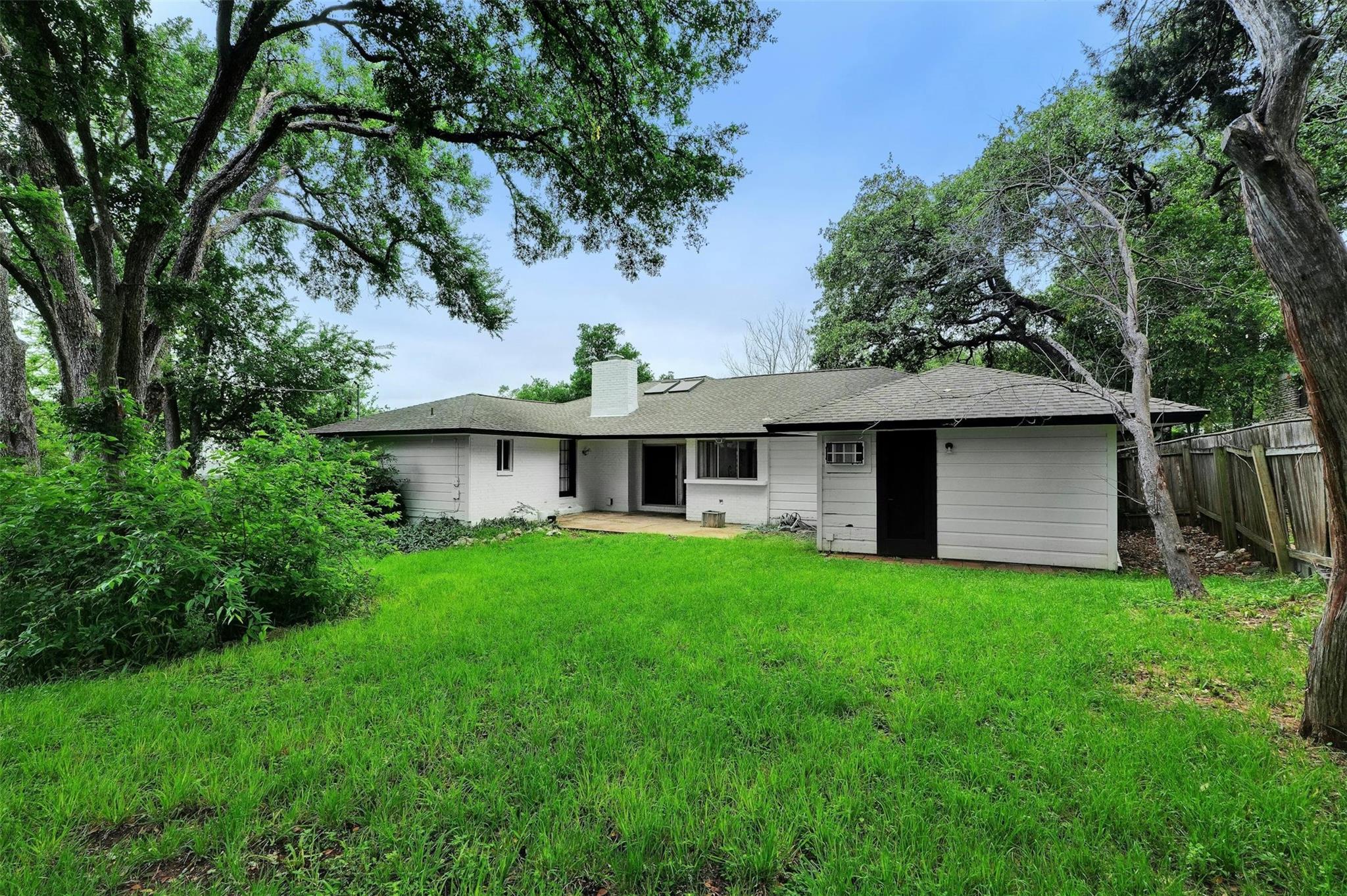 8001 Ceberry Dr Property Photo 26