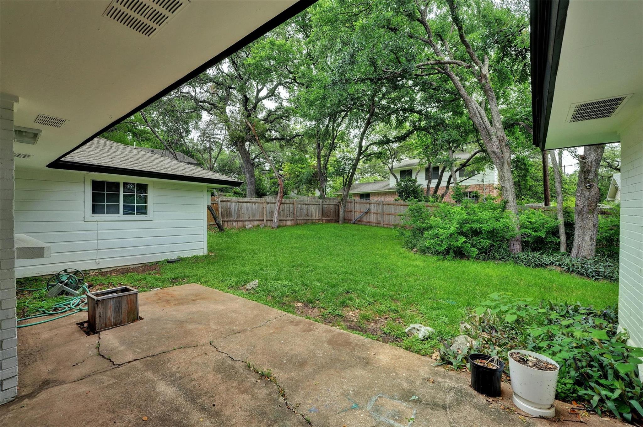 8001 Ceberry Dr Property Photo 28