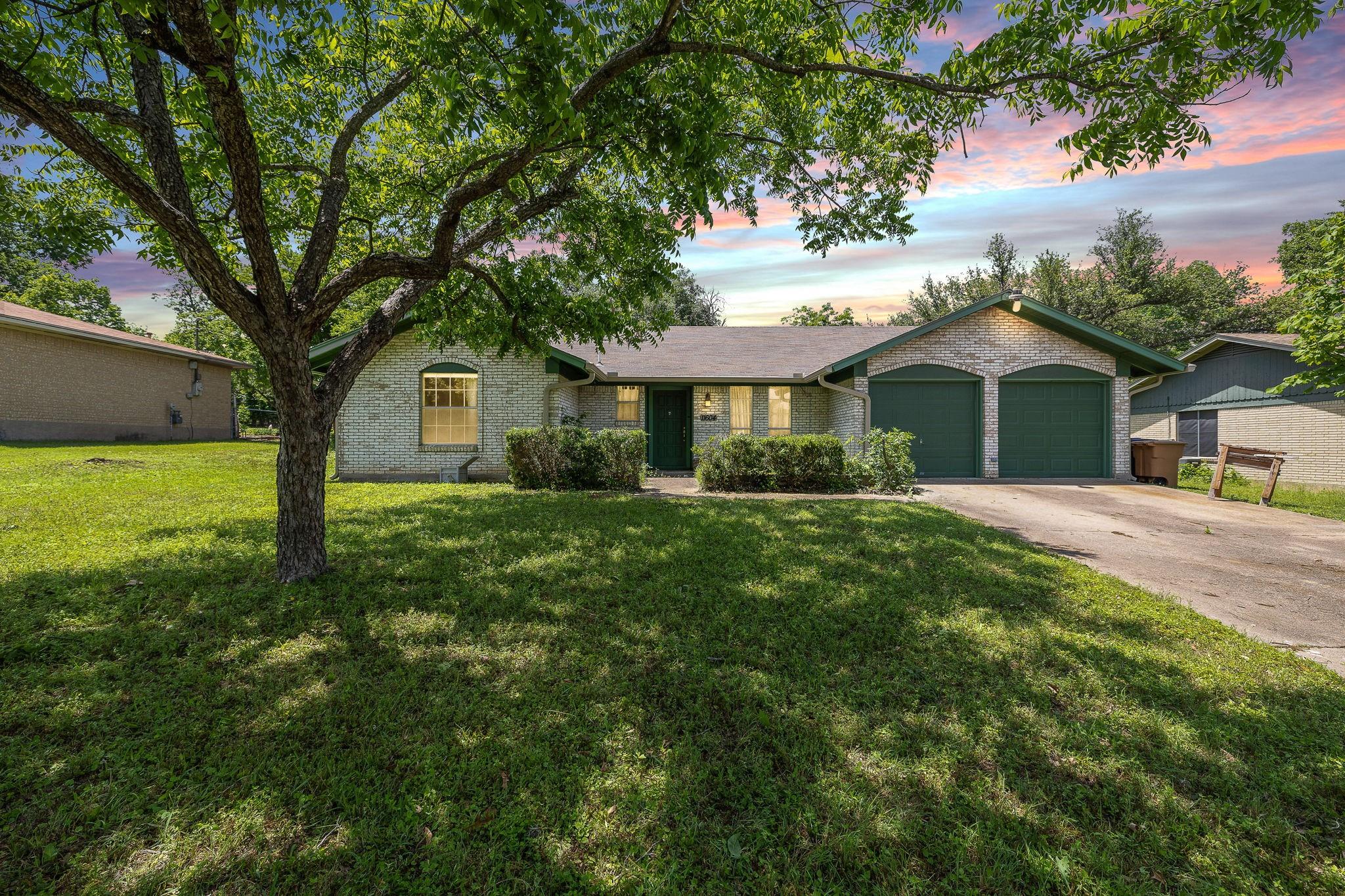 11604 Oak Trl Property Photo 1