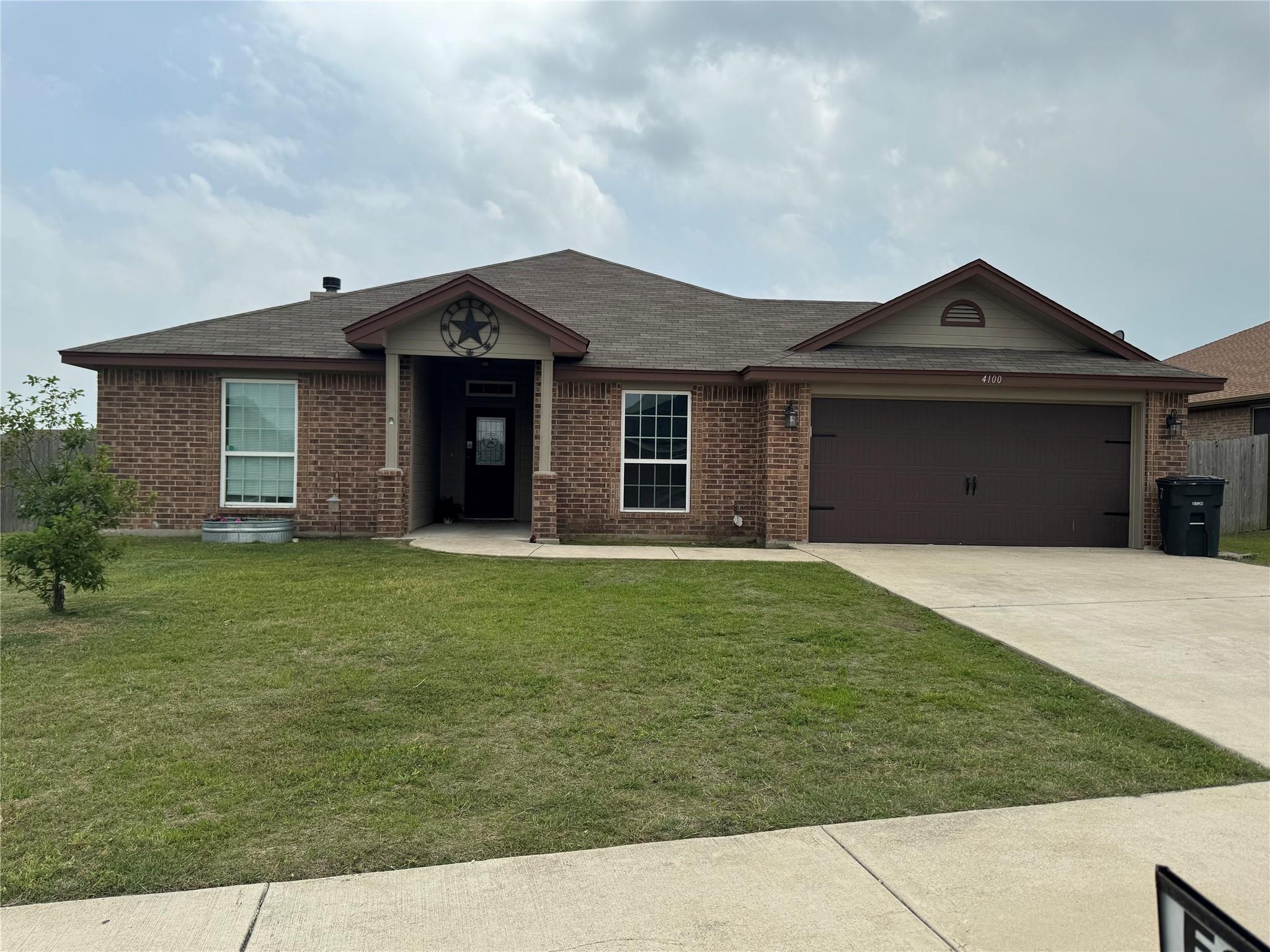 4100 Molly Dyer Dr Property Photo 1