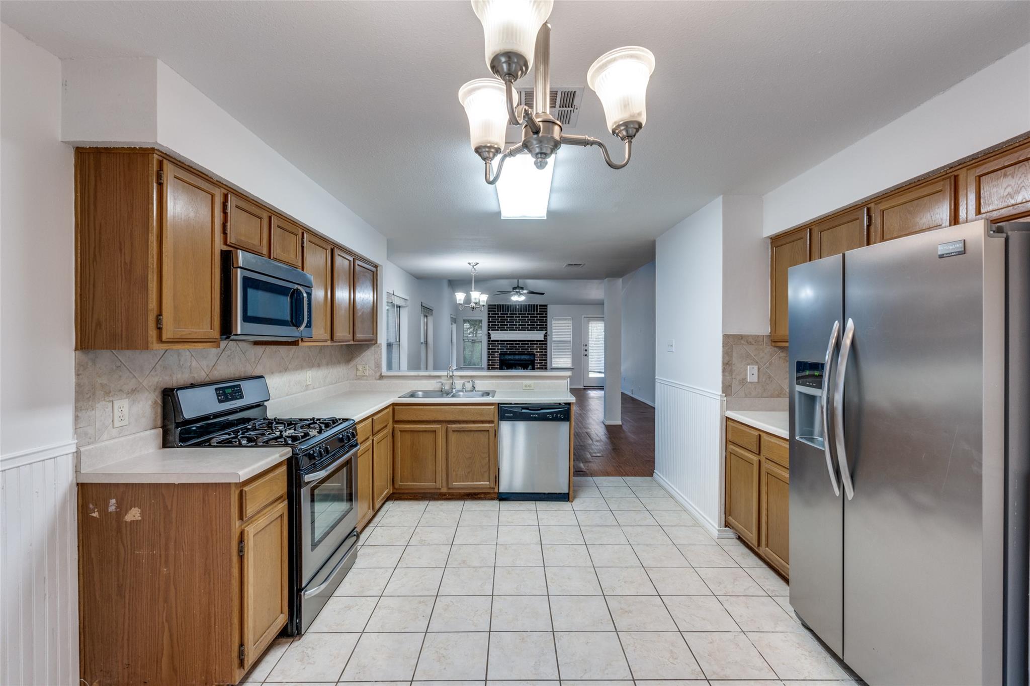 1811 Dayflower Trce Property Photo 7