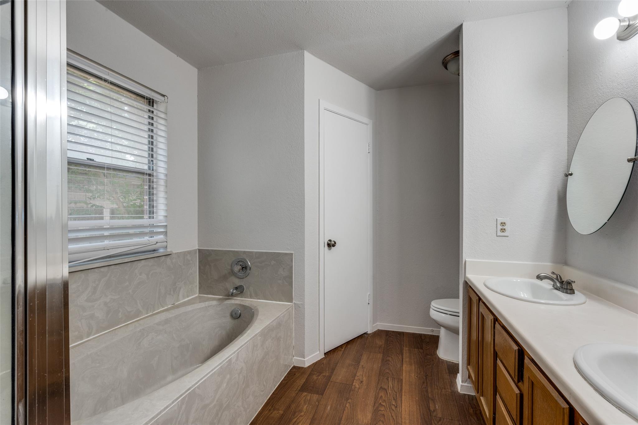 1811 Dayflower Trce Property Photo 16