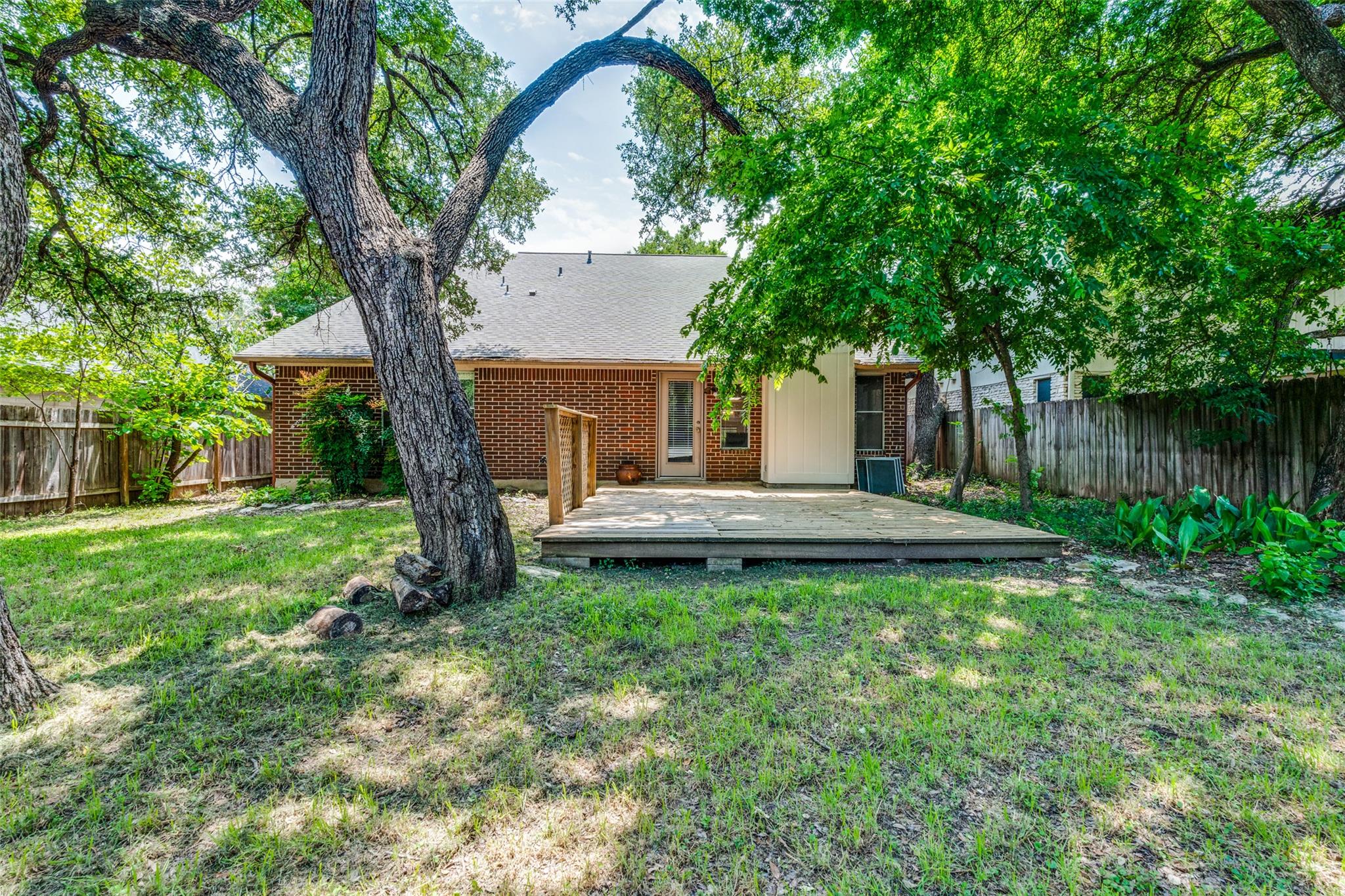 1811 Dayflower Trce Property Photo 25
