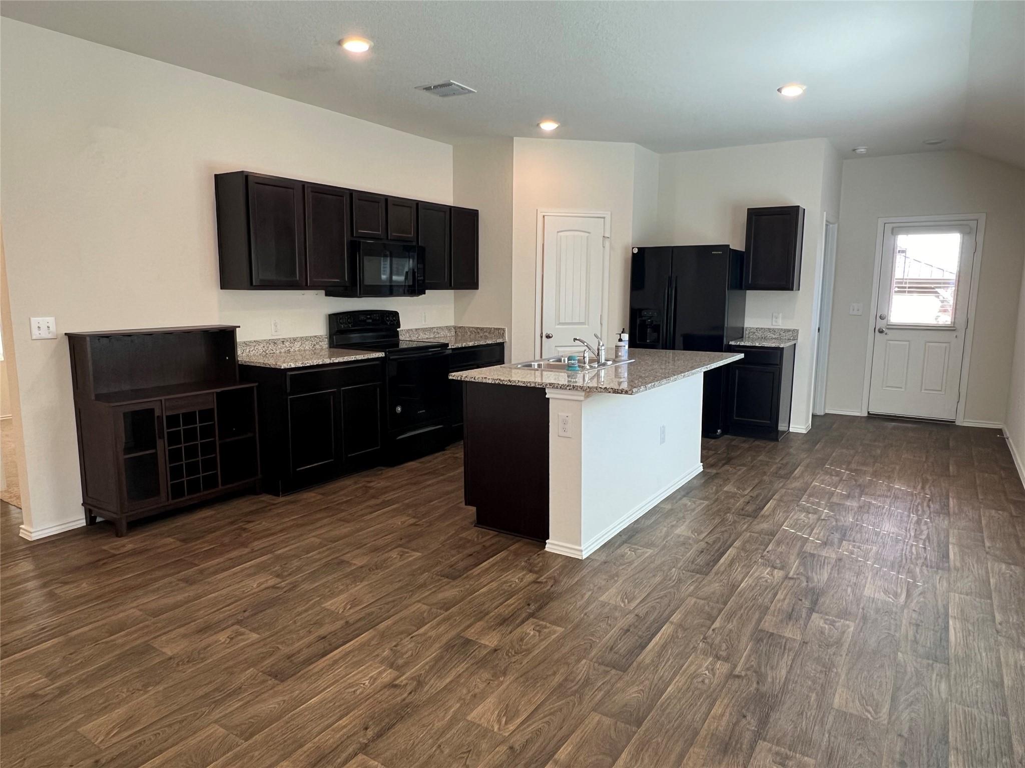 11902 Pyrite Rd Property Photo 3
