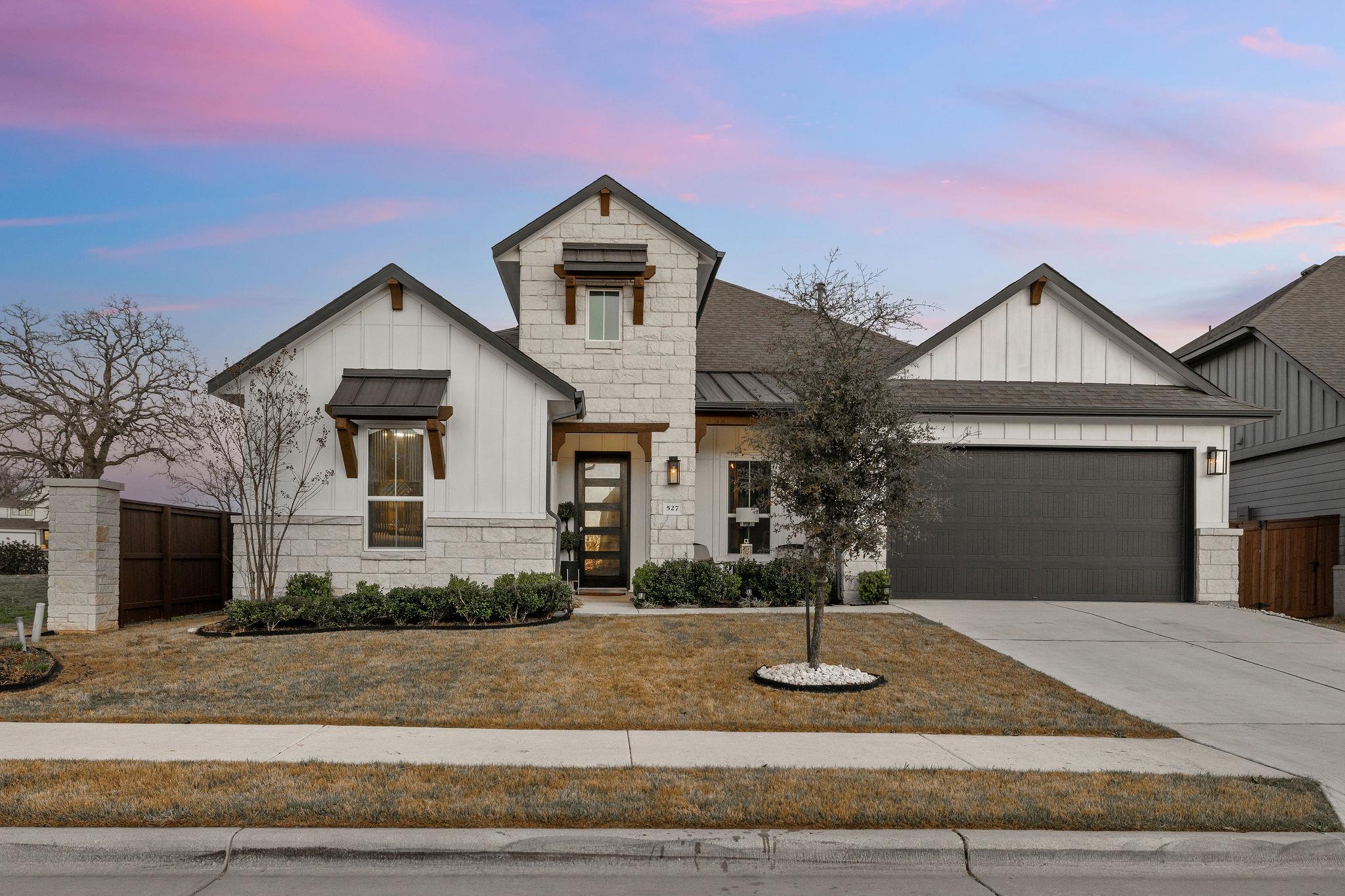 527 Round Valley Trl Property Photo