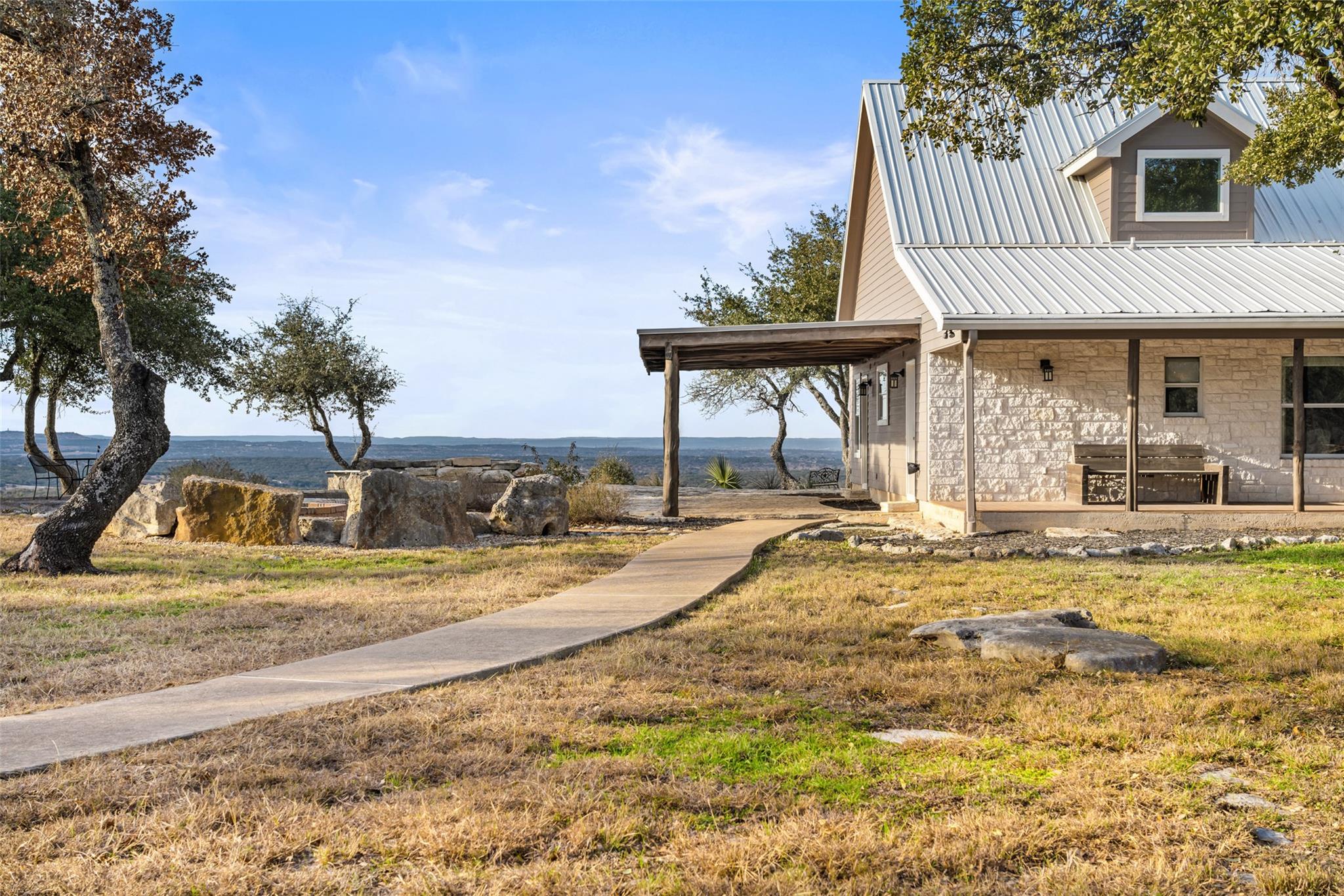 1161 Las Colinas Dr Property Photo 4