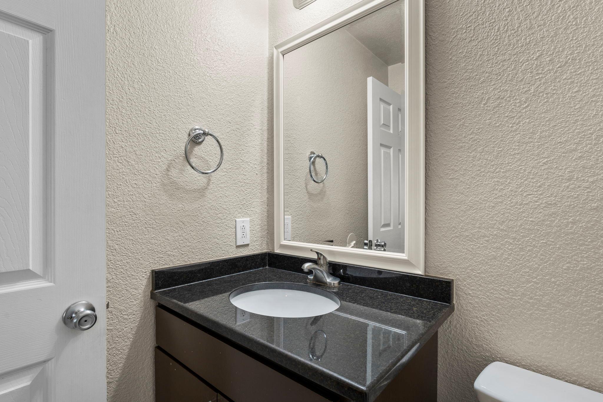 8601 Putnam Dr Property Photo 15