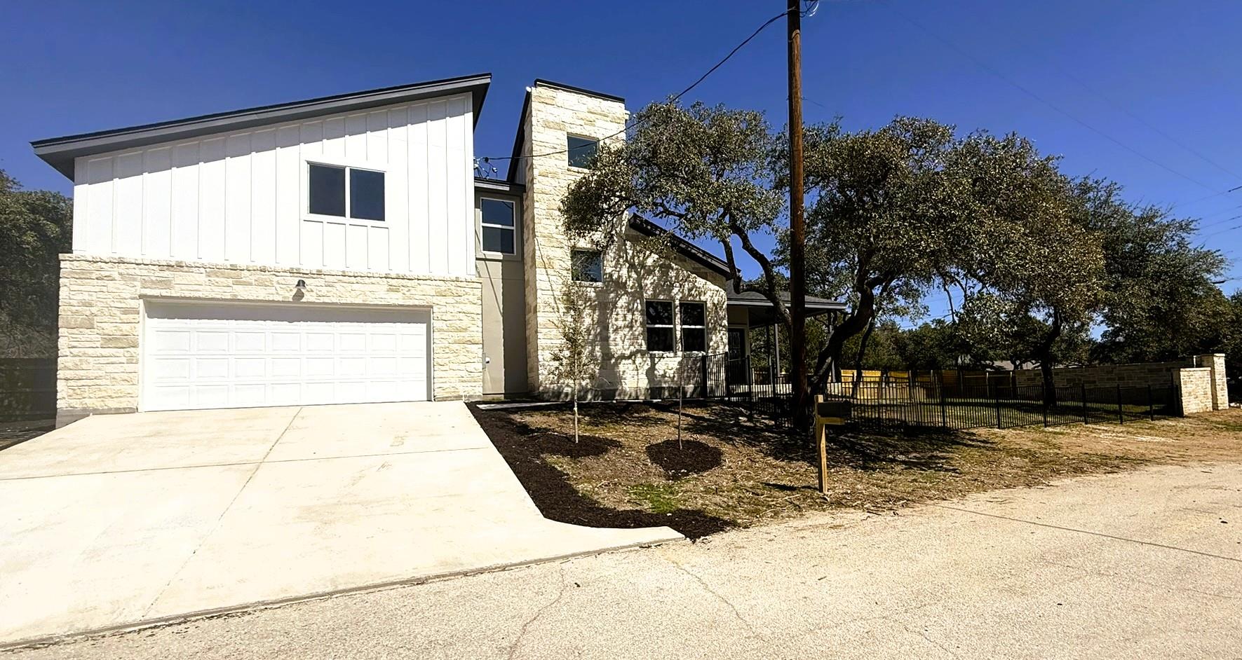 18208 Gregg Bluff RD Property Photo 1