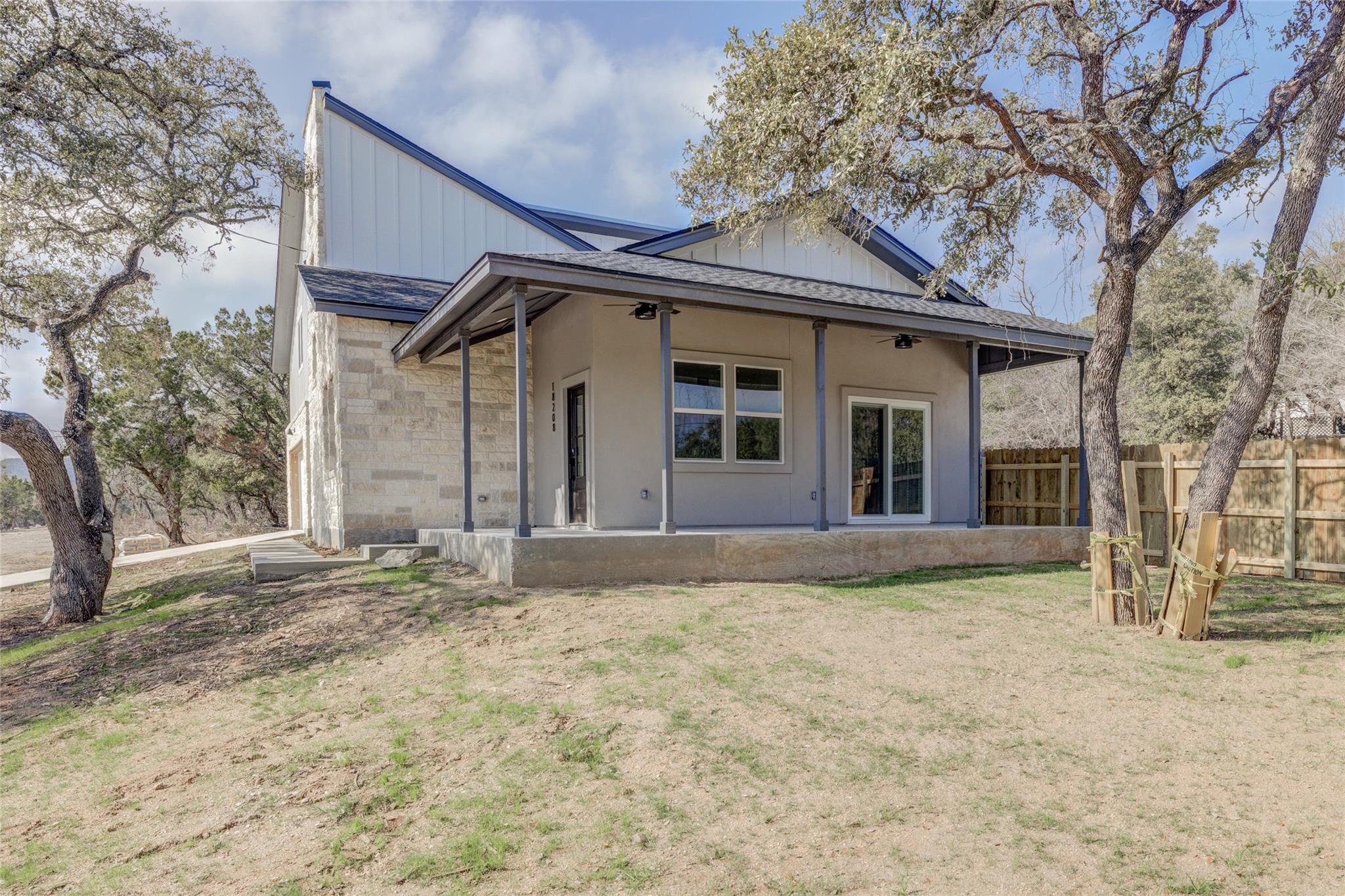 18208 Gregg Bluff Rd Property Photo 2