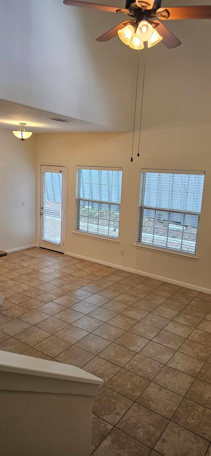 709 Franklin Blvd #a Property Photo 9