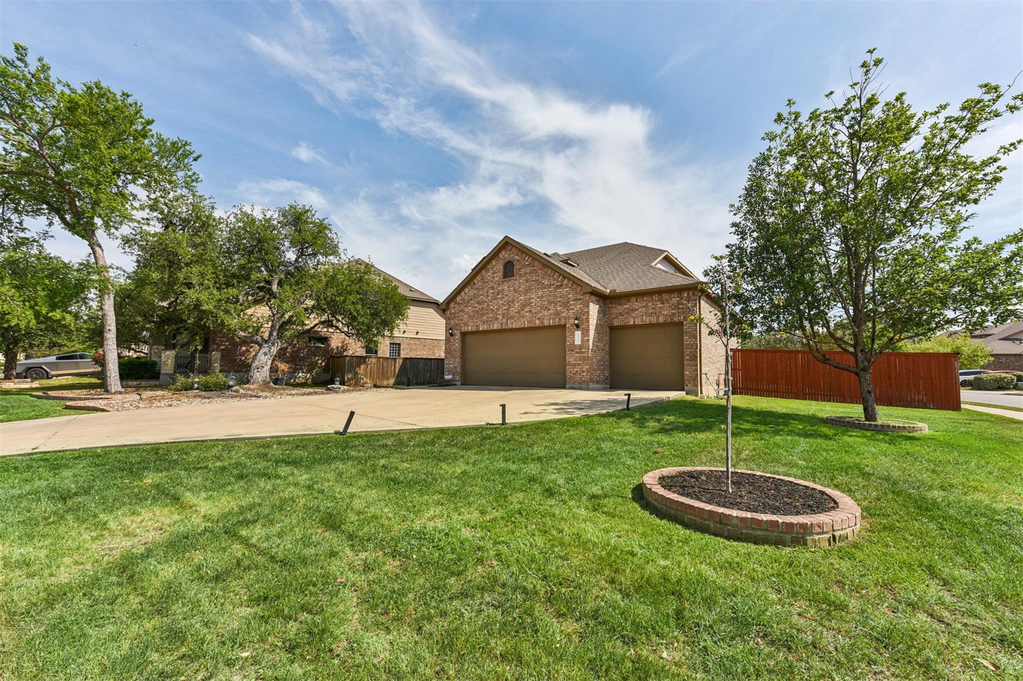 15701 Jeffs Ln Property Photo 2