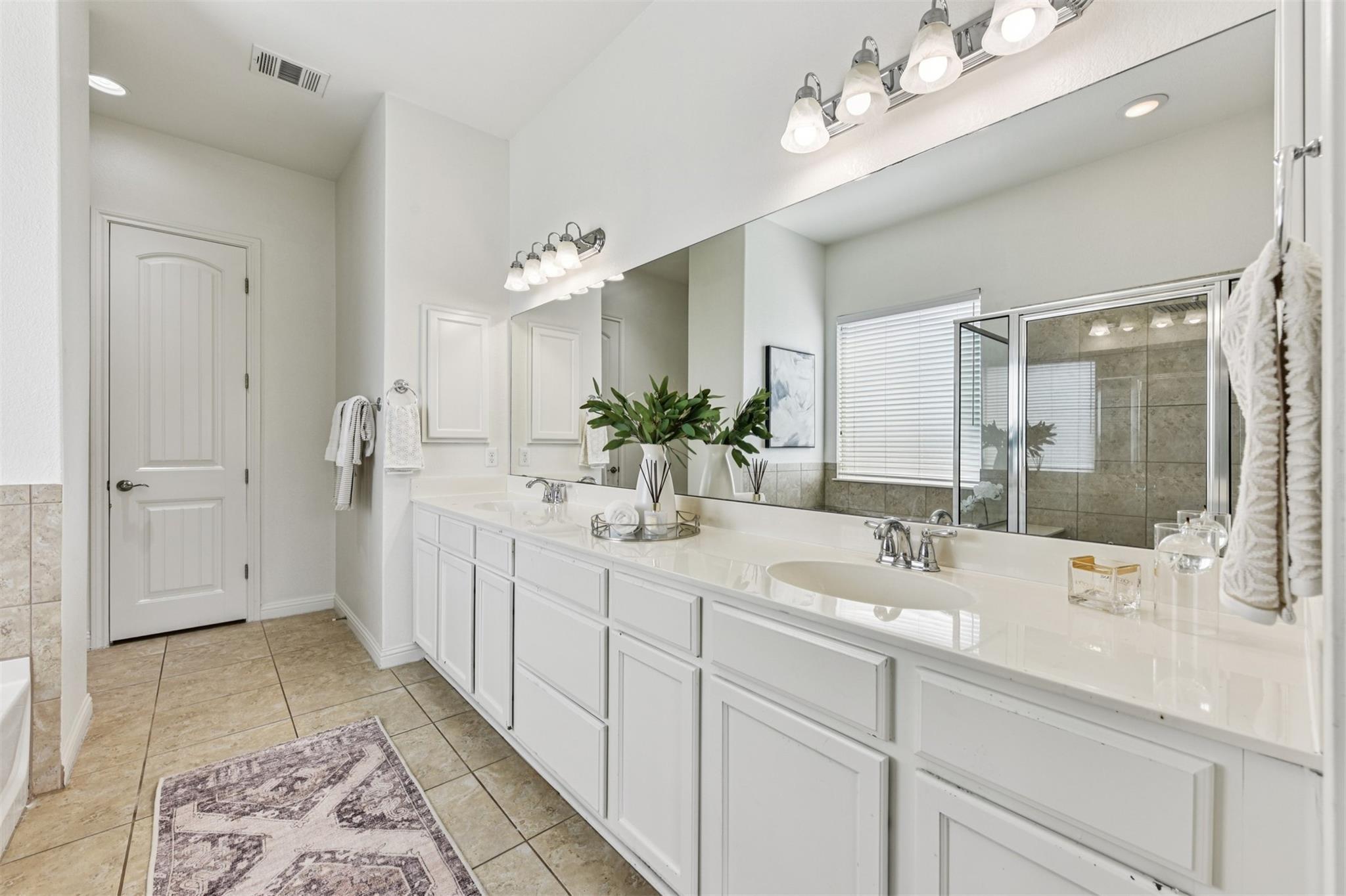 15701 Jeffs Ln Property Photo 14