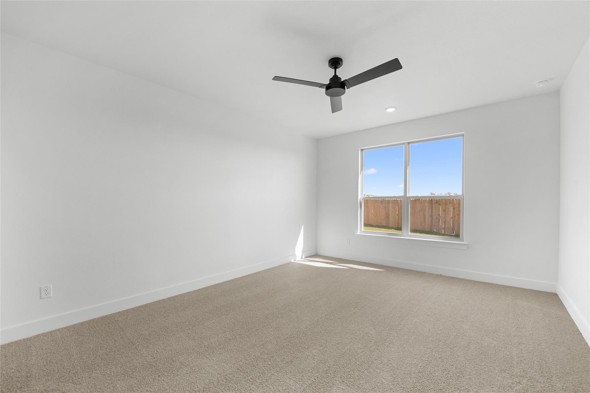 560 Gus Loop Property Photo 7