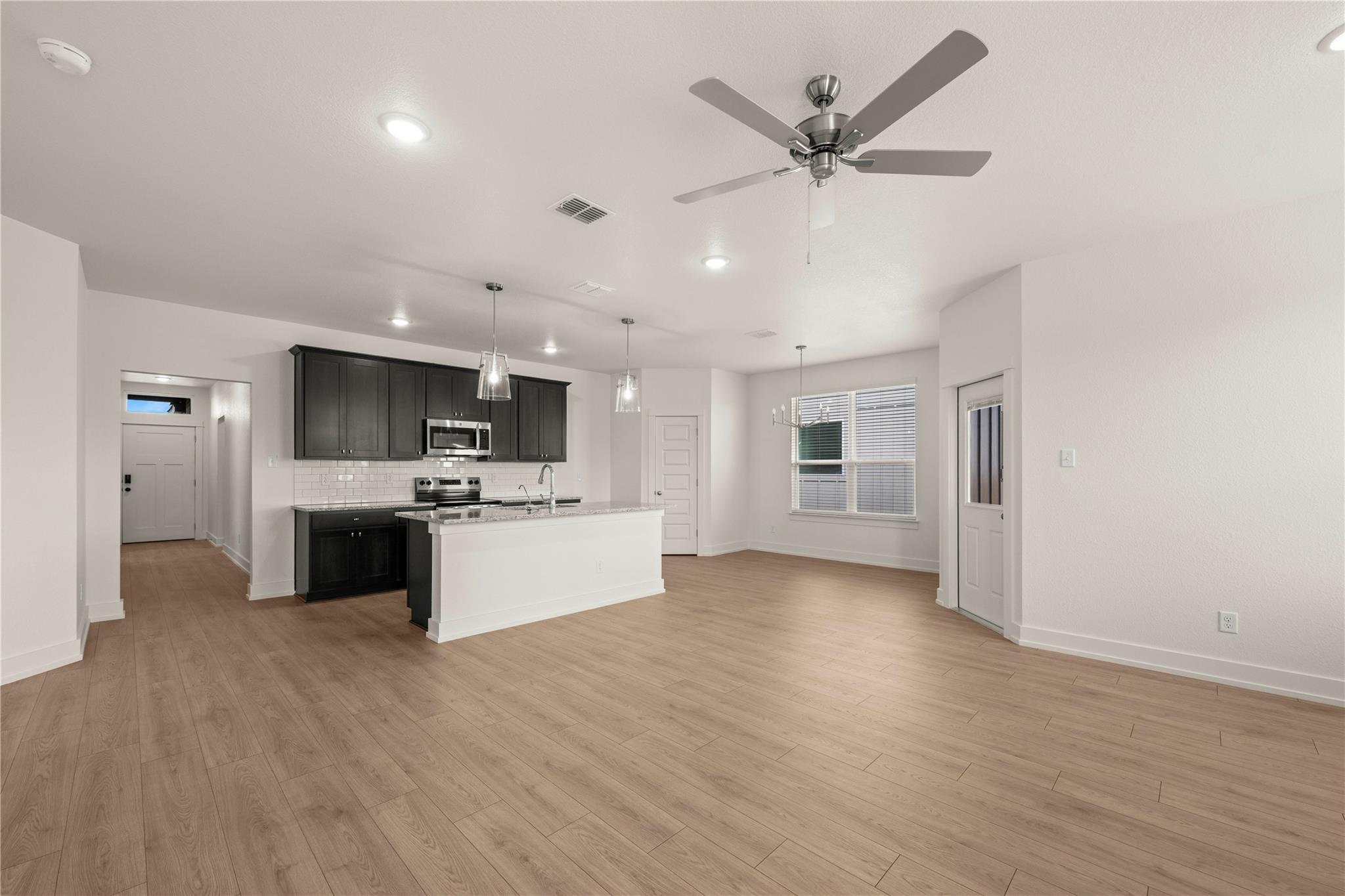 560 Gus Loop Property Photo 7