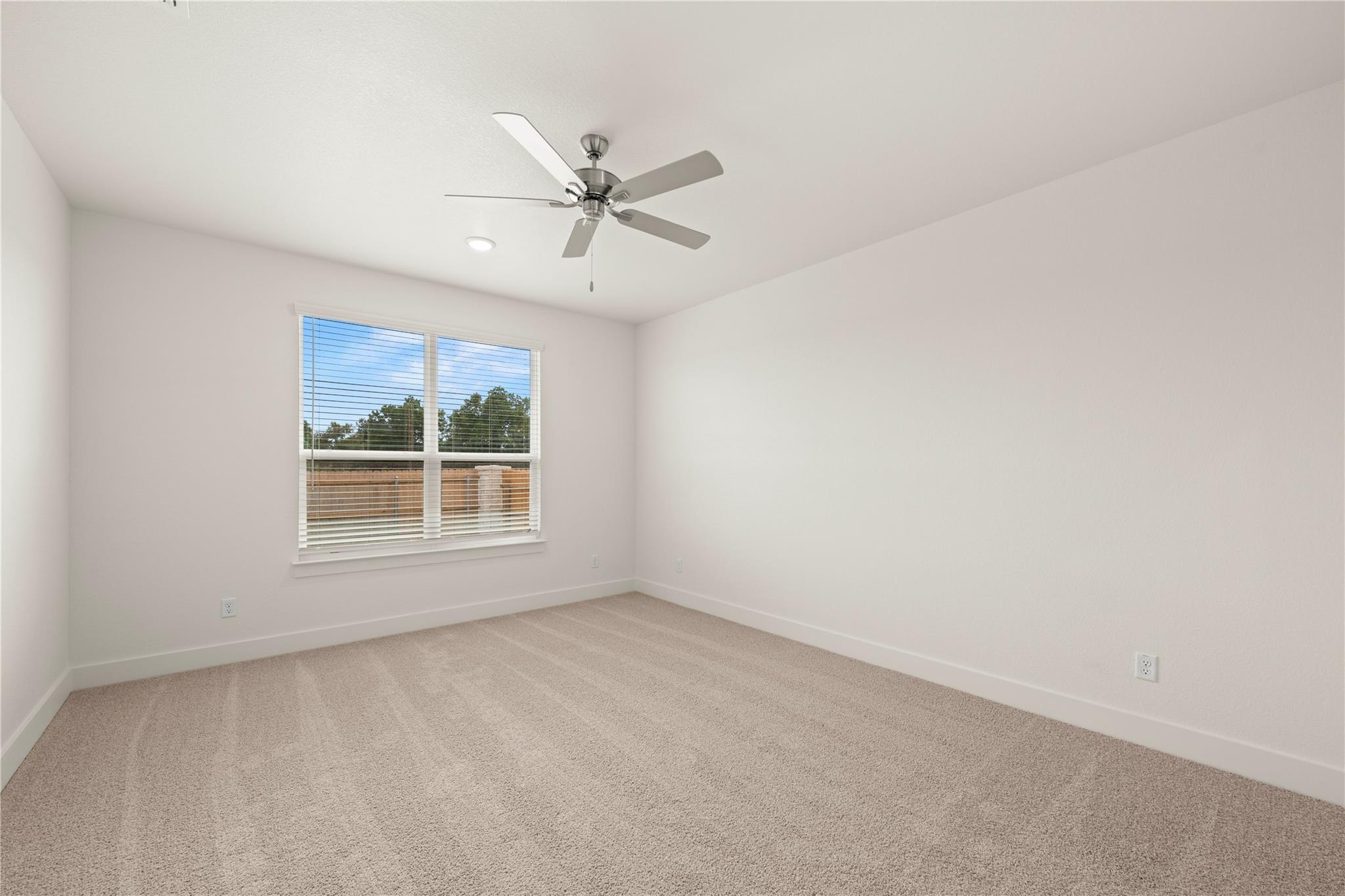 560 Gus Loop Property Photo 8