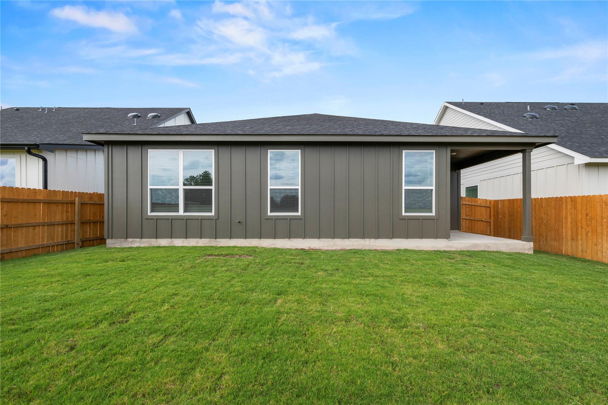 560 Gus Loop Property Photo 15