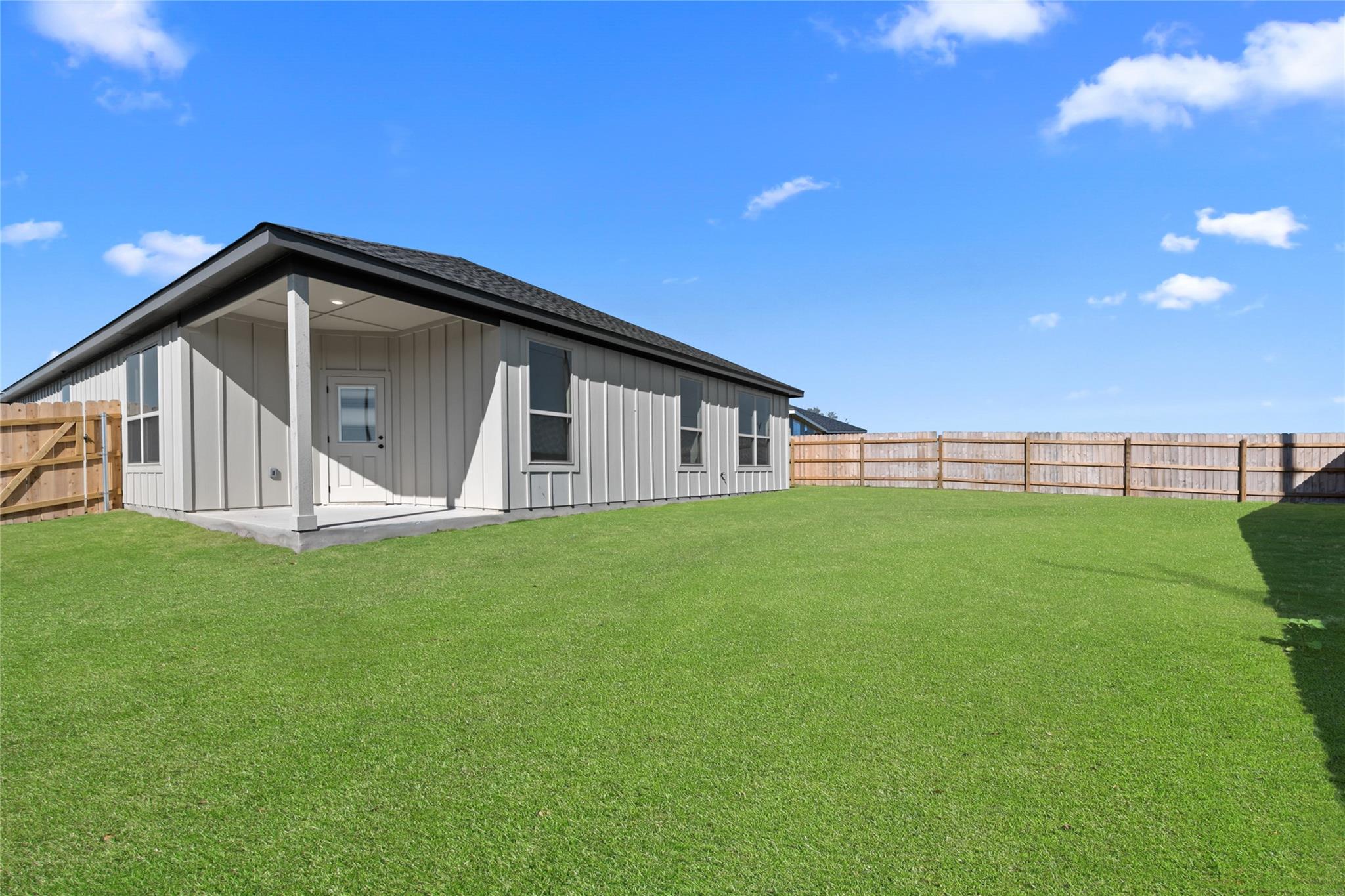 560 Gus Loop Property Photo 17