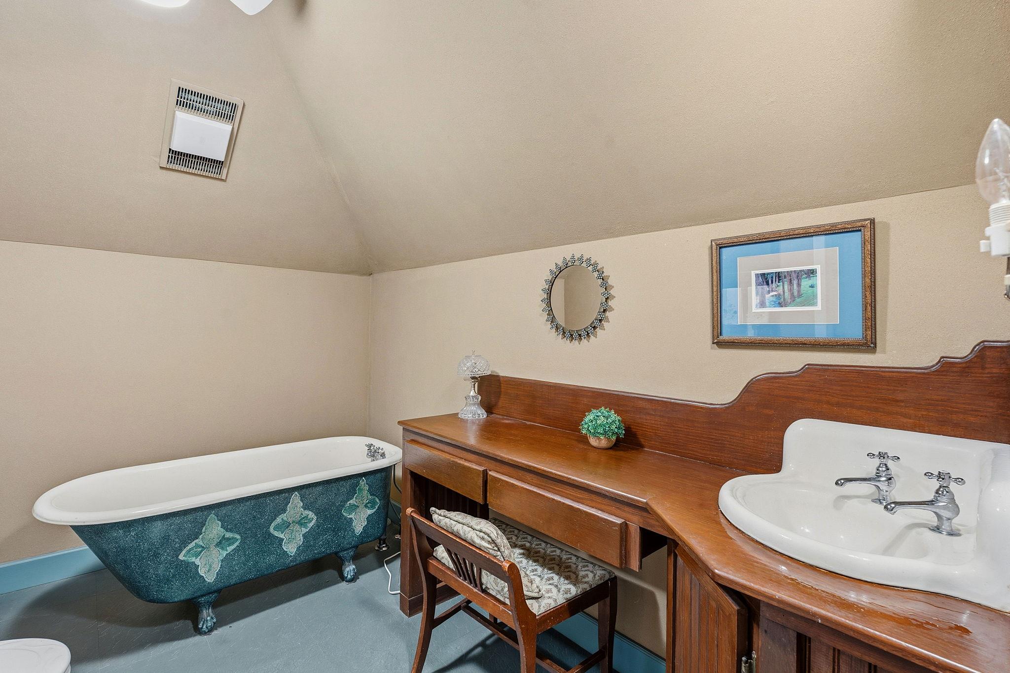 410 Cibilo St Property Photo 18