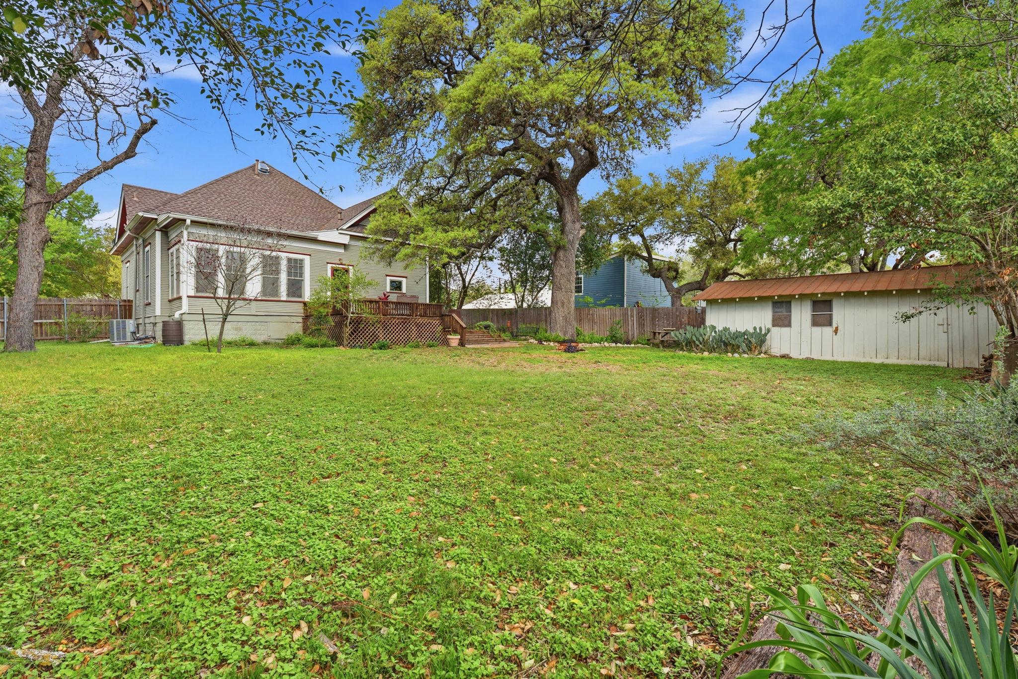 410 Cibilo St Property Photo 23